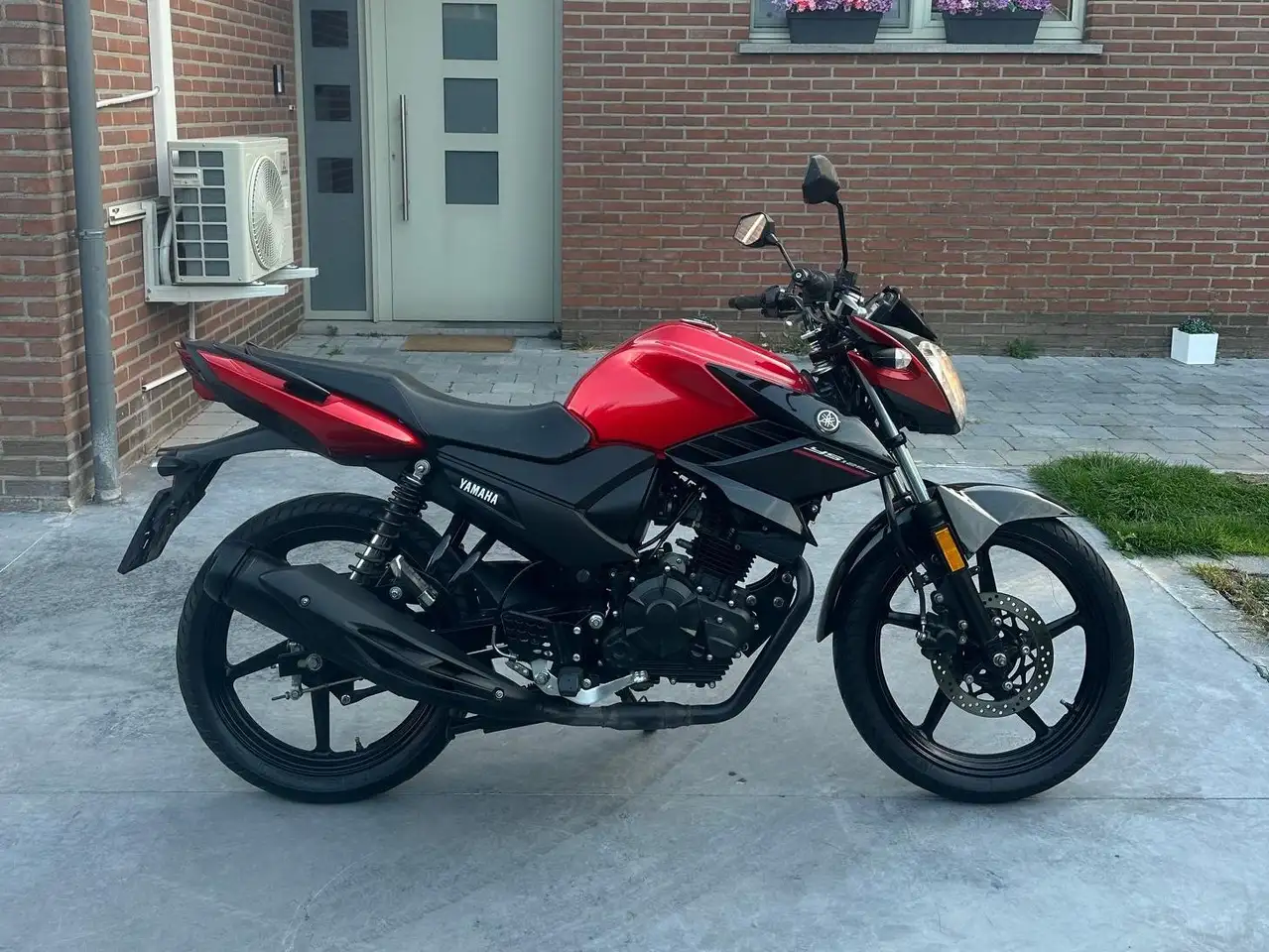 Yamaha YS 125