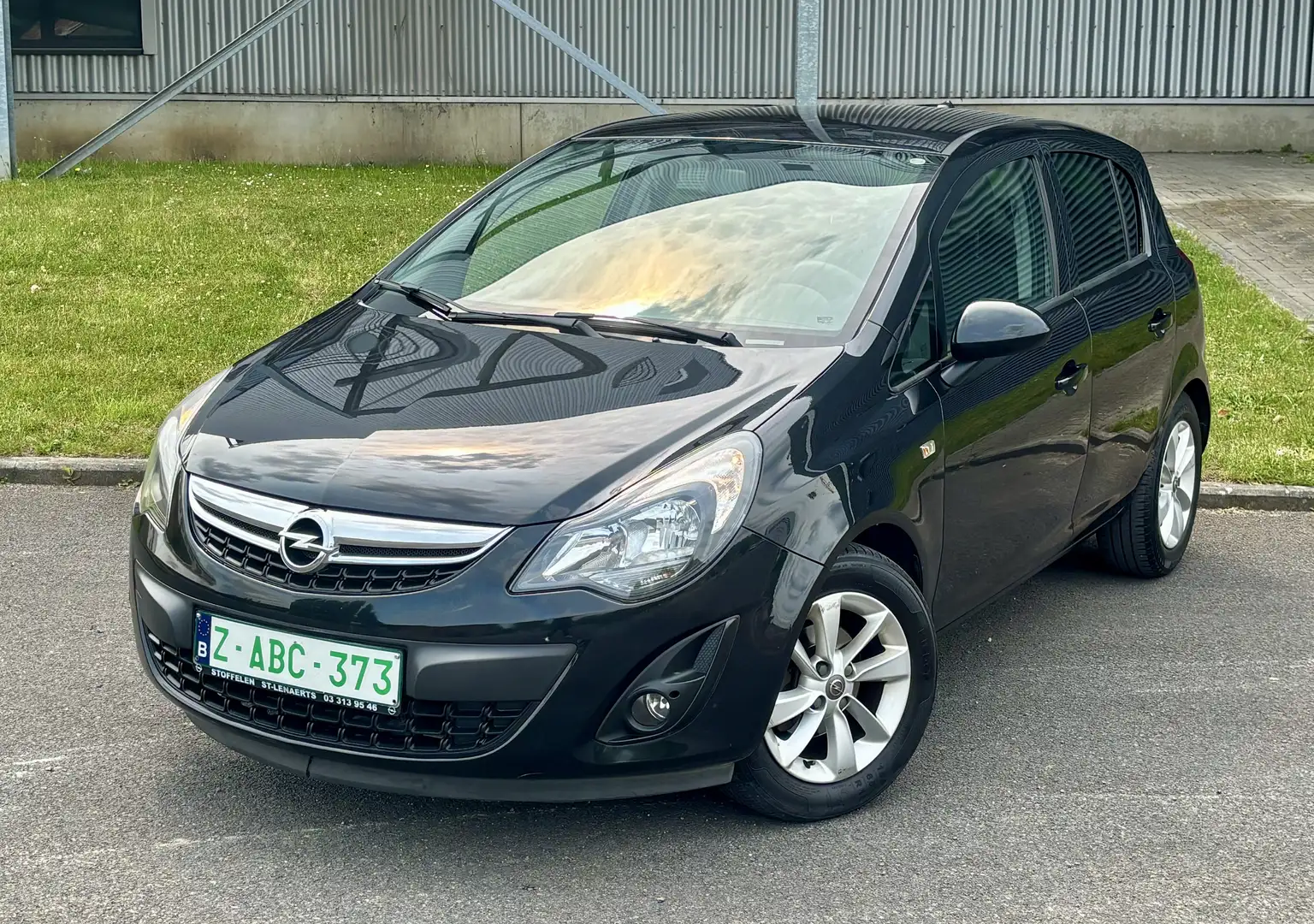 Opel Corsa RESERVÉE Noir - 1