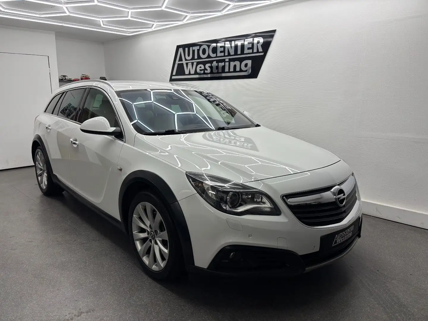 Opel Insignia Insignia A Country Tourer 2.0 CDTI*Xenon*1.Hand Weiß - 1