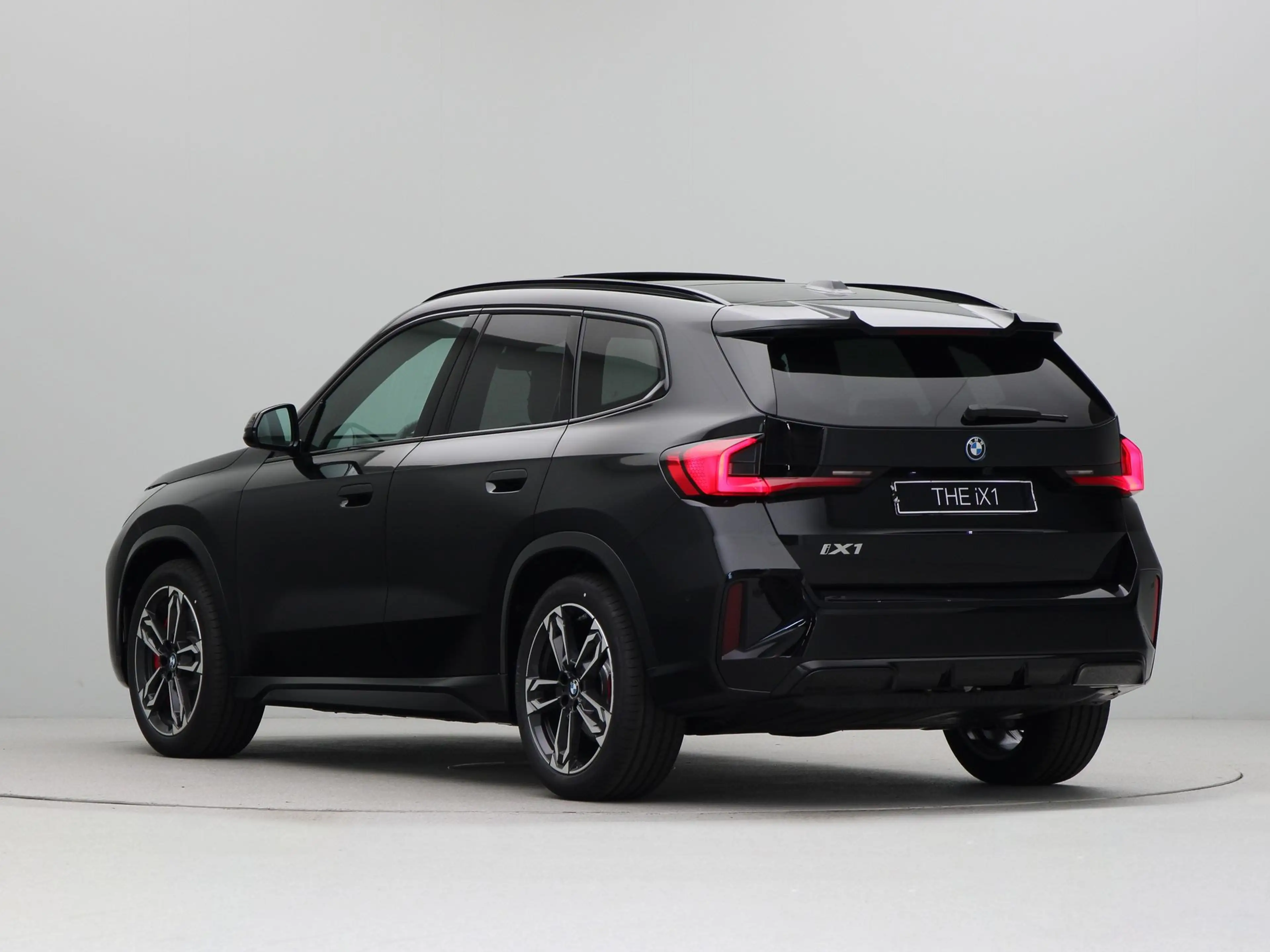 BMW iX1 eDrive20 67 kWh M Sport Edition — photo 9