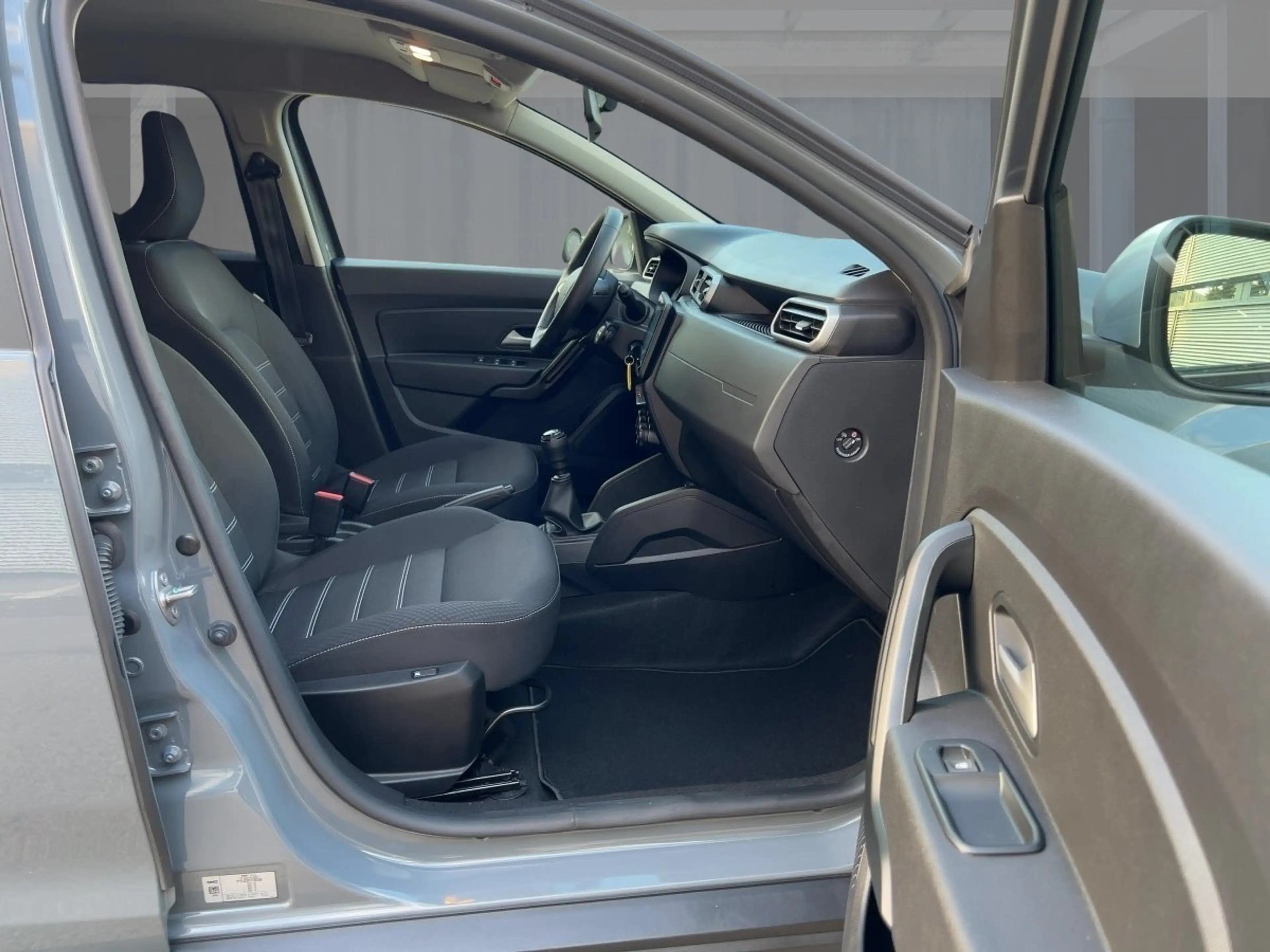 Dacia Duster Expression 1.0 TCe 100 ECO-G DUSTER — photo 8