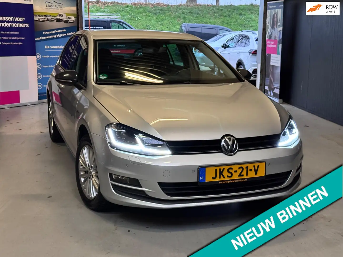 Volkswagen Golf 1.2 TSI XENON LED PDC Stoelverwarming Garantie Gris - 1