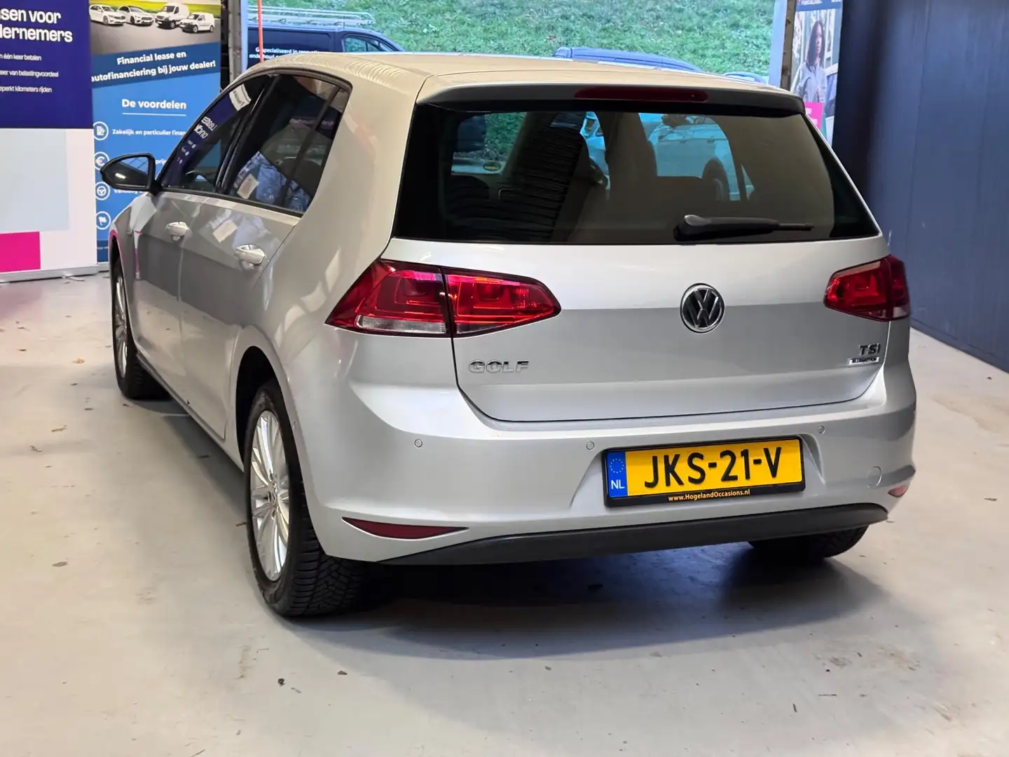 Volkswagen Golf 1.2 TSI XENON LED PDC Stoelverwarming Garantie Gris - 2
