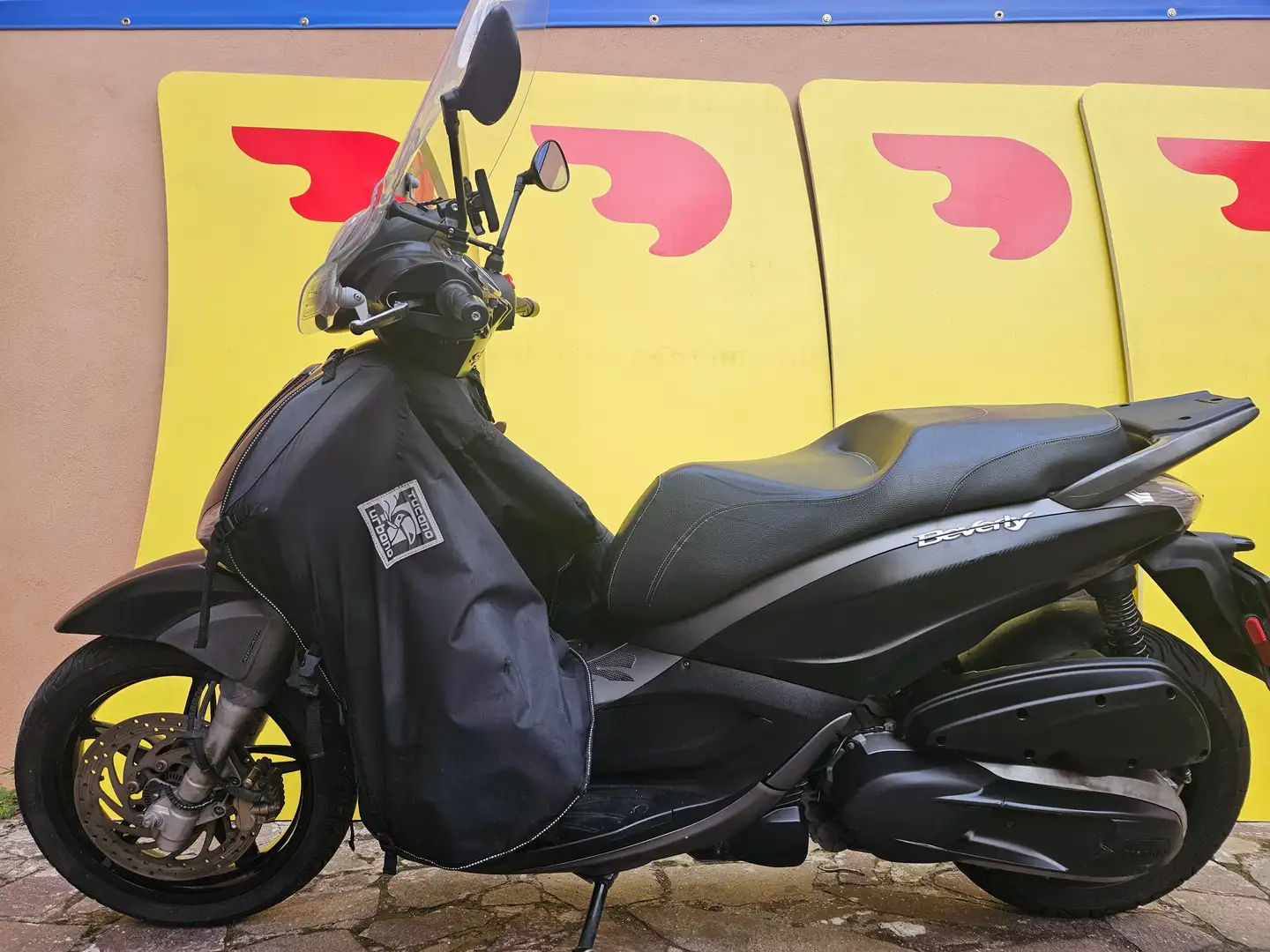 Piaggio Beverly 350 Sport Touring i.e. ABS Negru - 1