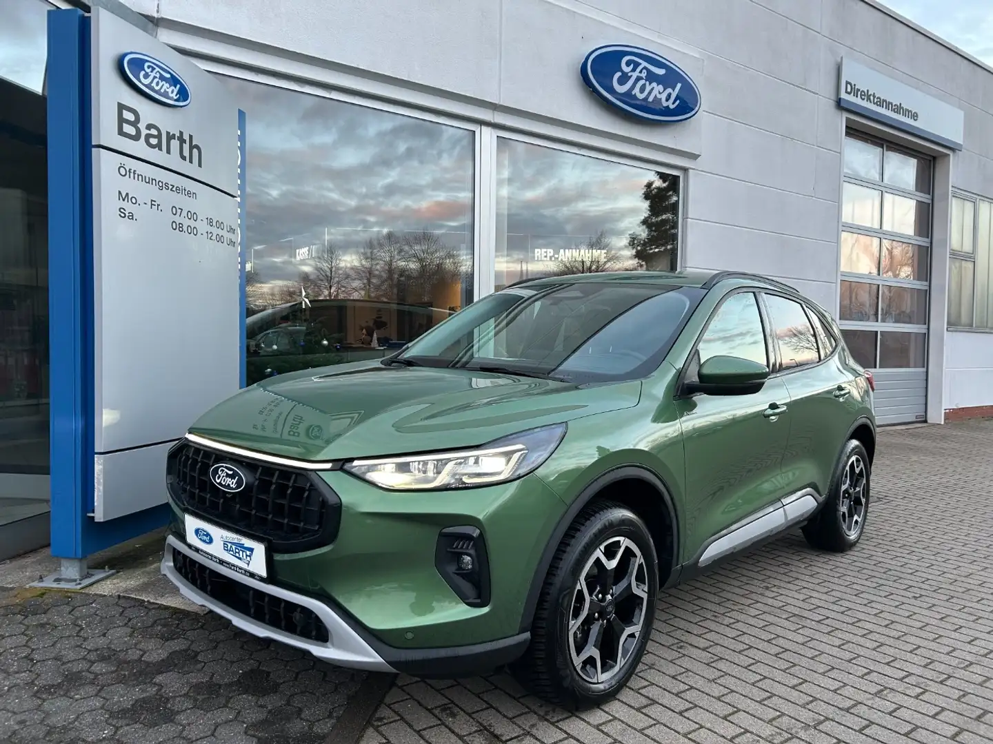 Ford Kuga 2.5 Duratec FHEV Active 2xKlima 4xSHZ AHK Grün - 2