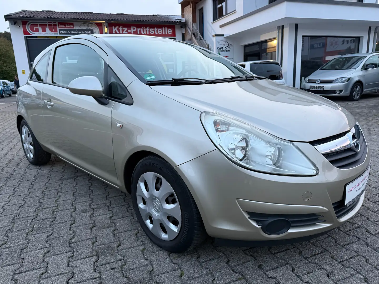 Opel Corsa Edition Halbautomatik Gold - 2