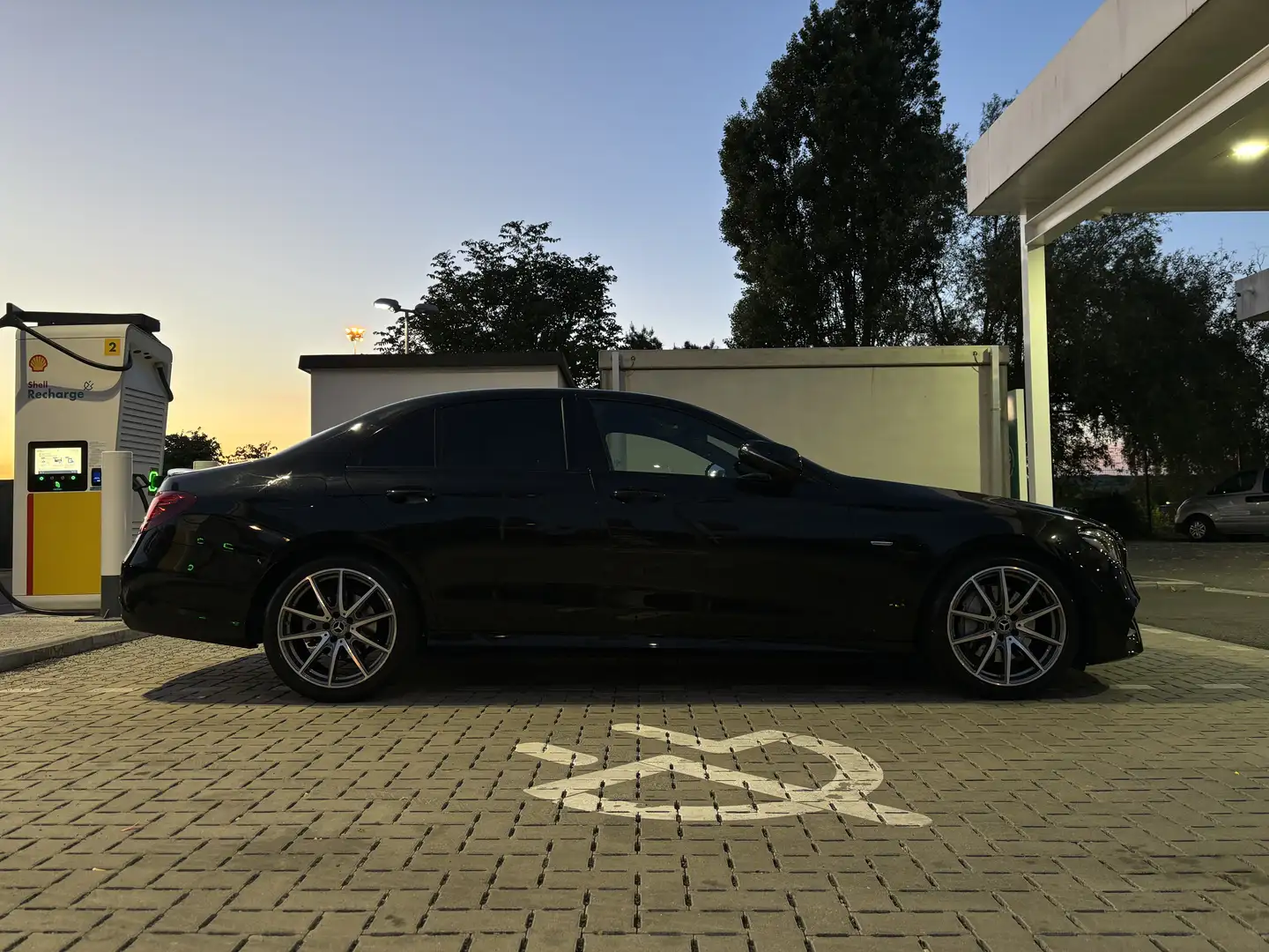 Mercedes-Benz E 220 d Business Solution Limited Noir - 1