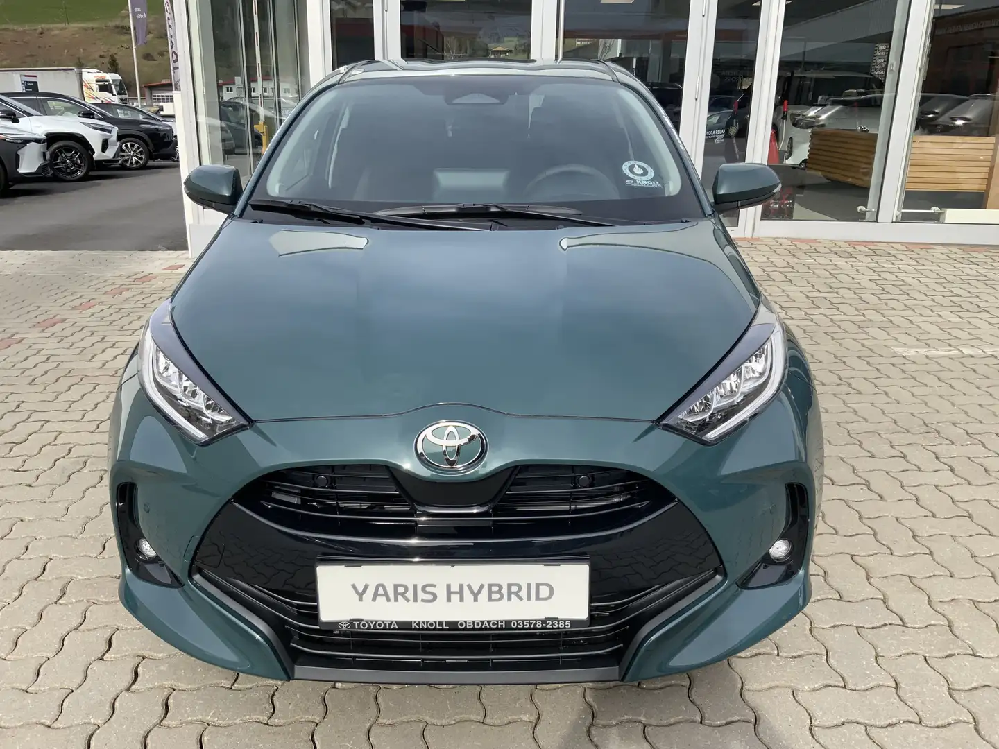 Toyota Yaris 1,5 Hybrid Teamplayer Grün - 2