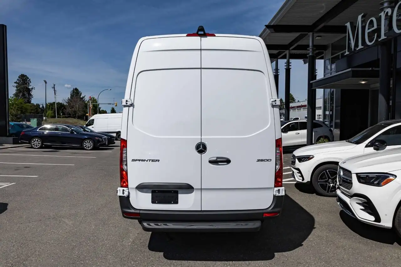 Mercedes-Benz Sprinter снимка Mercedes-Benz Sprinter