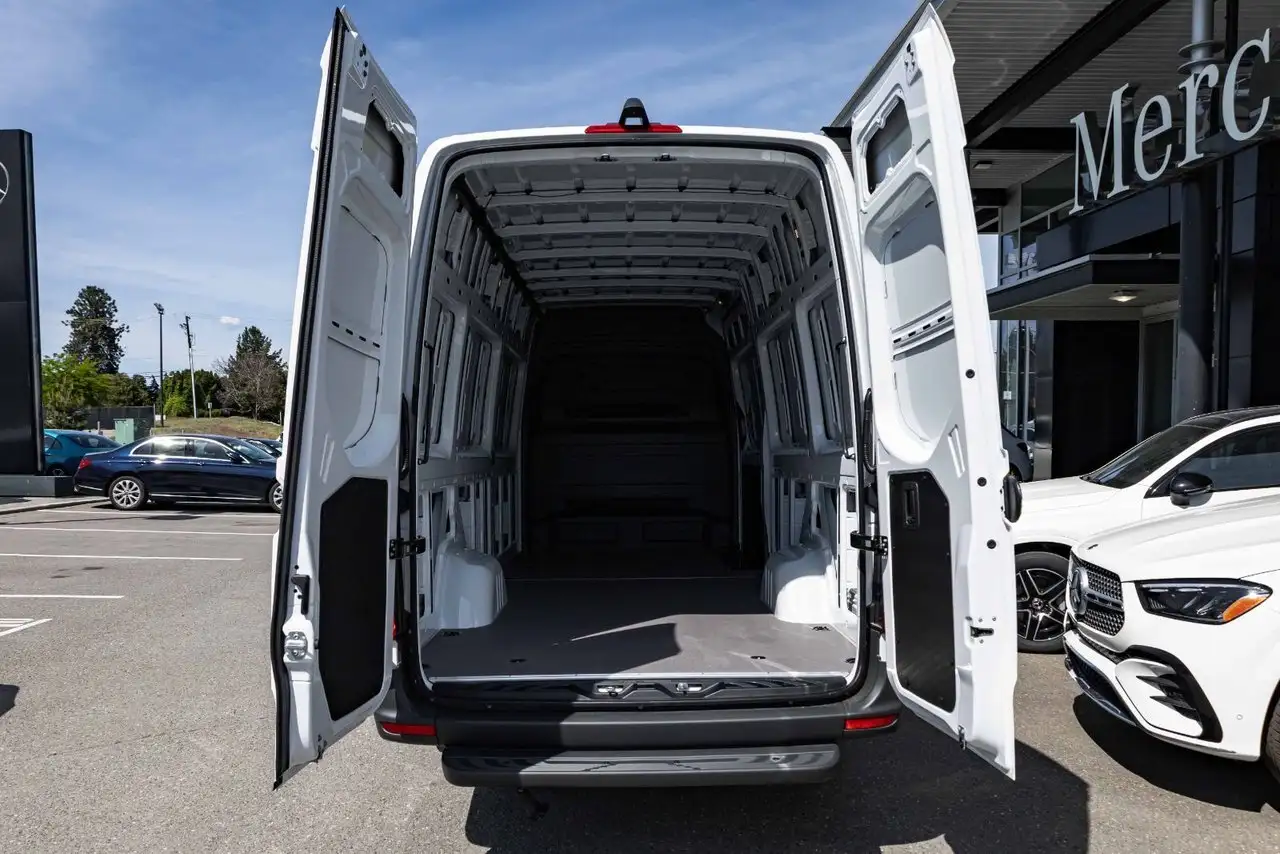 Mercedes-Benz Sprinter снимка Mercedes-Benz Sprinter