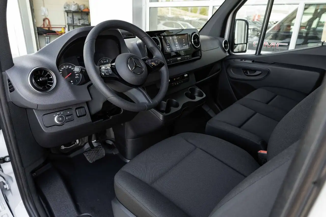 Mercedes-Benz Sprinter снимка Mercedes-Benz Sprinter