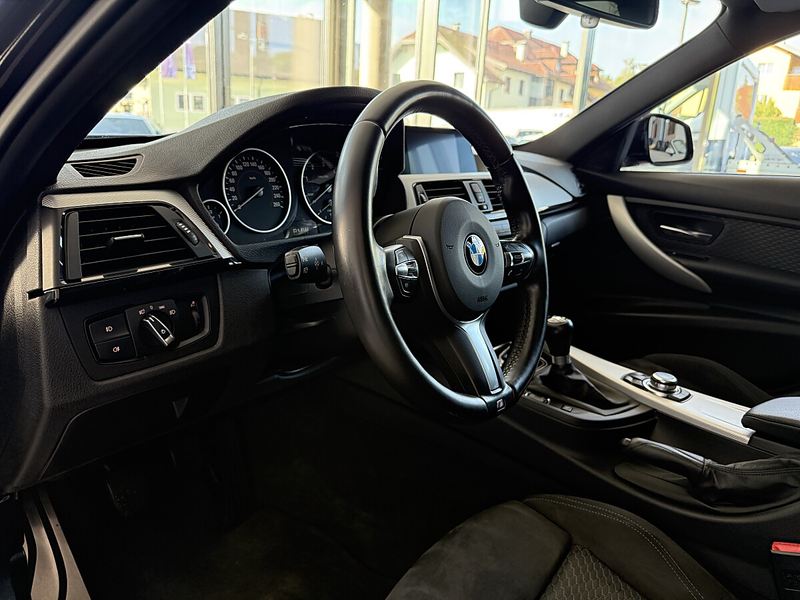 BMW 318 d xDrive M Sport — photo 8