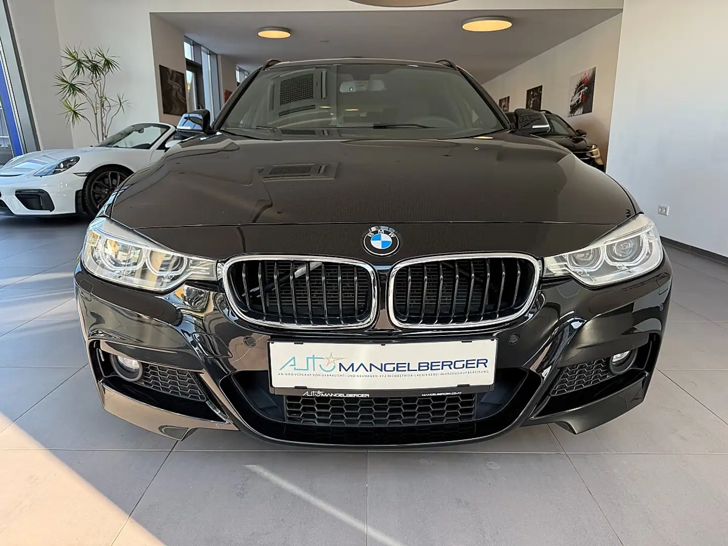 BMW 318 d xDrive M Sport Schwarz - 2