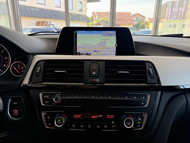 BMW 318 d xDrive M Sport — photo 12