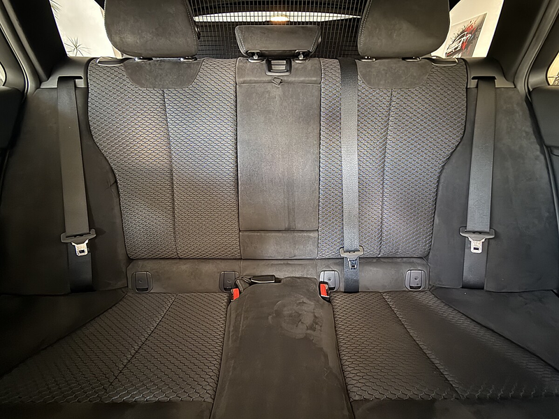 BMW 318 d xDrive M Sport — photo 15