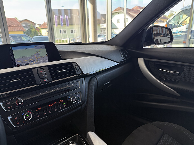 BMW 318 d xDrive M Sport — photo 14