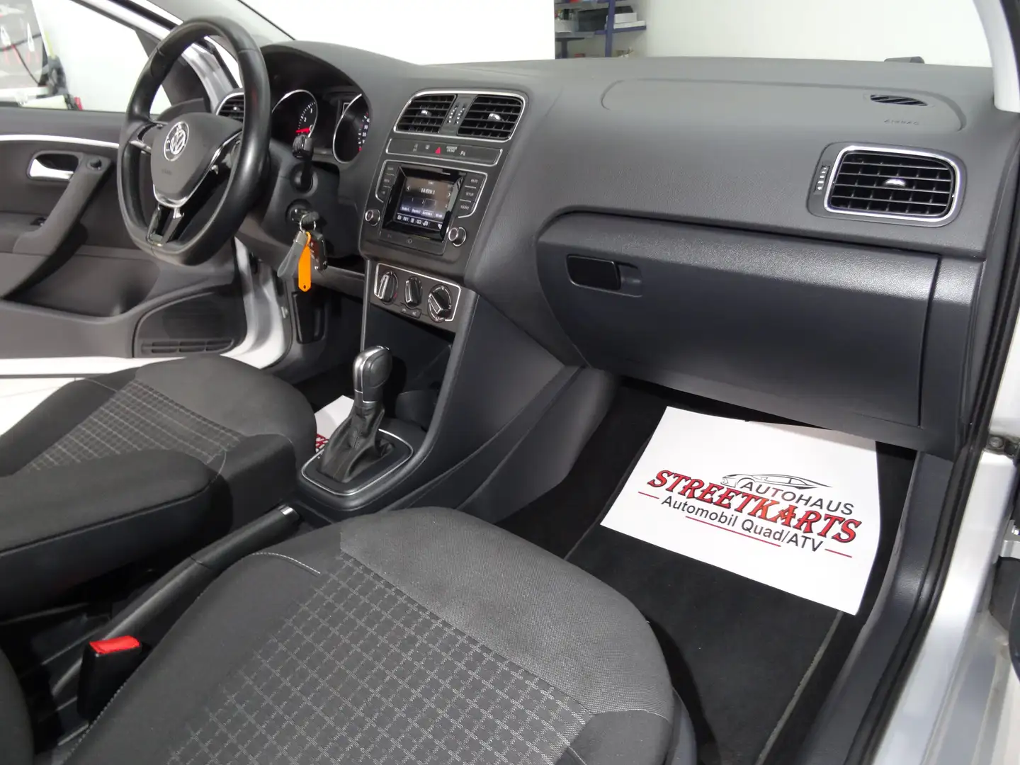 Volkswagen Polo V 1.2 Comfortline BMT/Start-Stopp DSG Automatik Grau - 2
