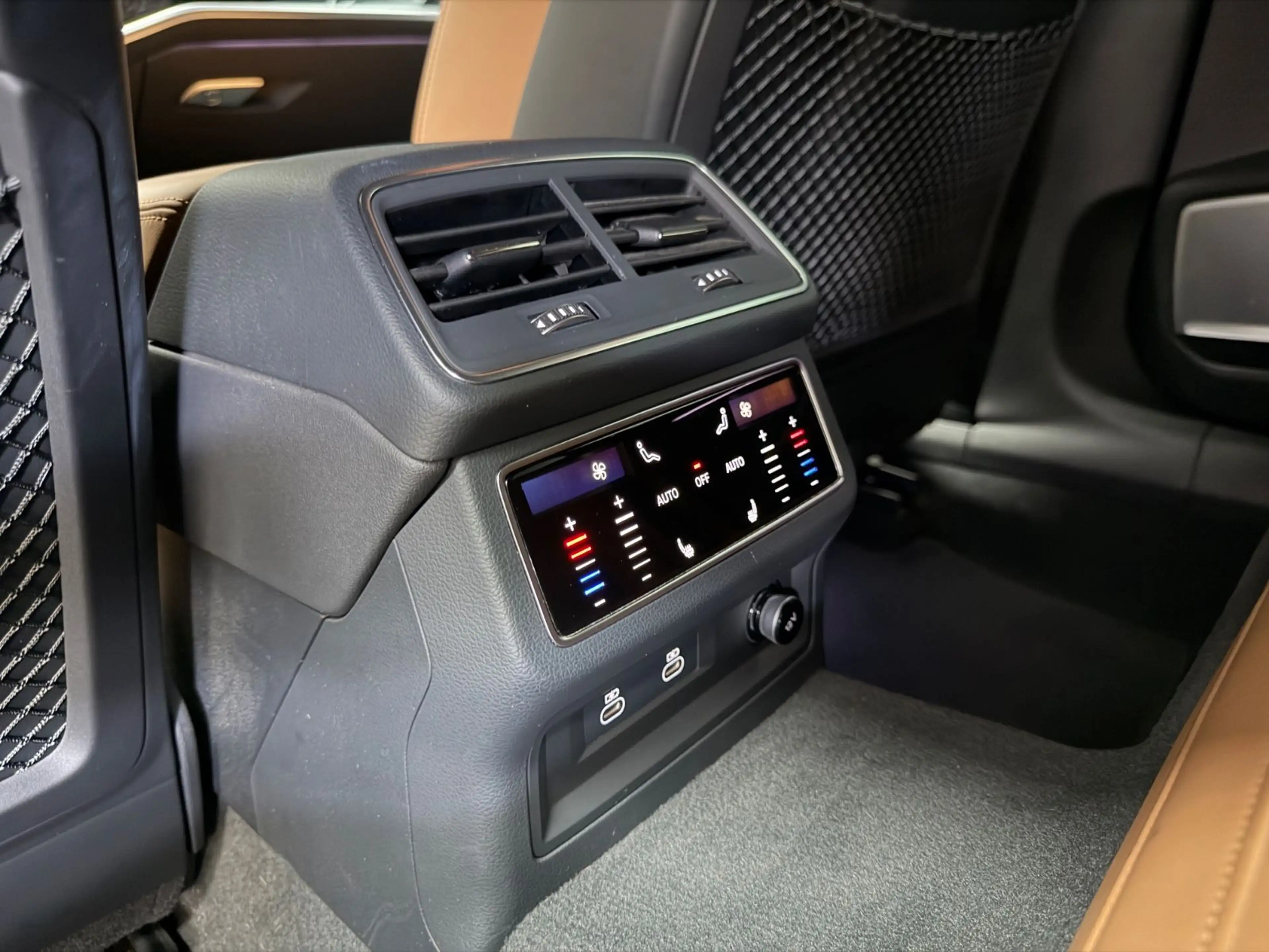 Audi RS6 Individuell Lack & Leder Audi Exclusive*22" — photo 25