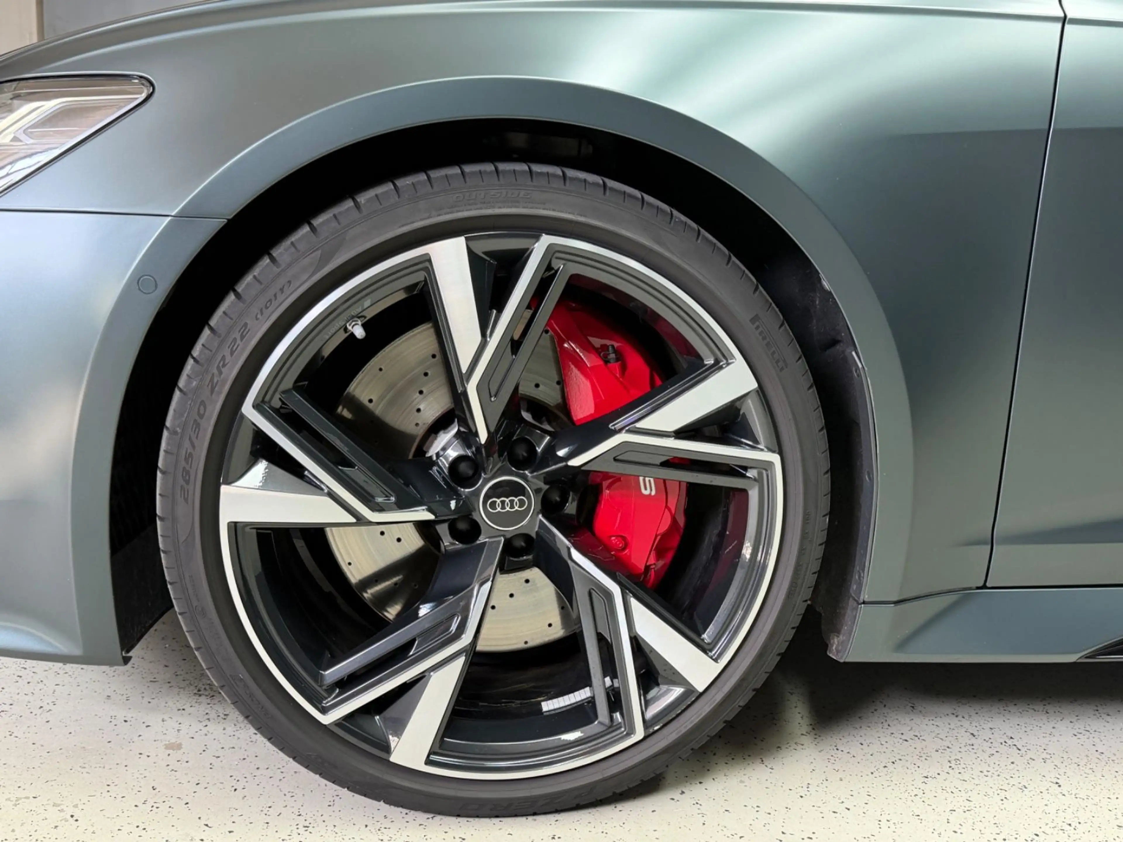 Audi RS6 Individuell Lack & Leder Audi Exclusive*22" — photo 12