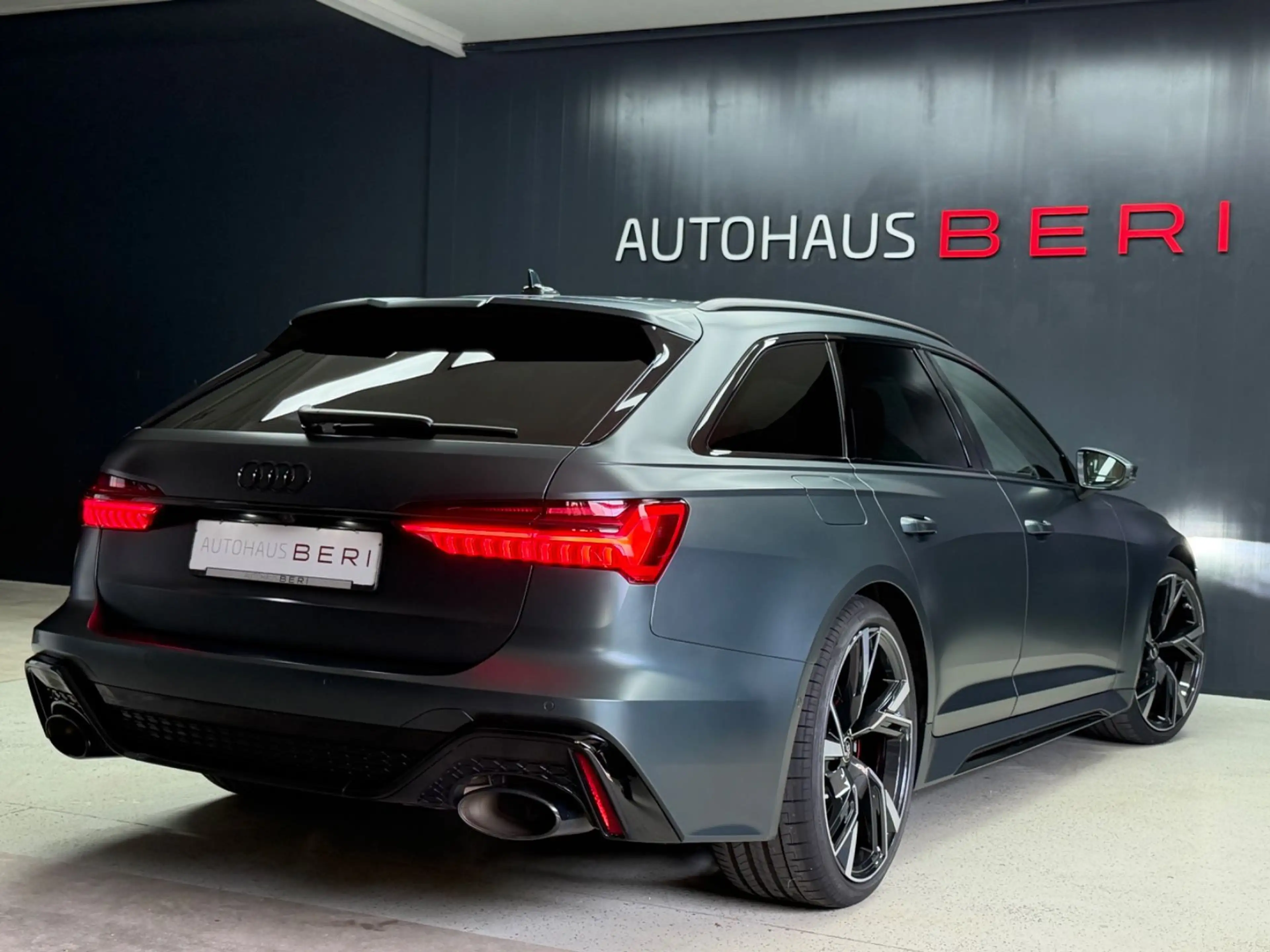 Audi RS6 Individuell Lack & Leder Audi Exclusive*22" — photo 6
