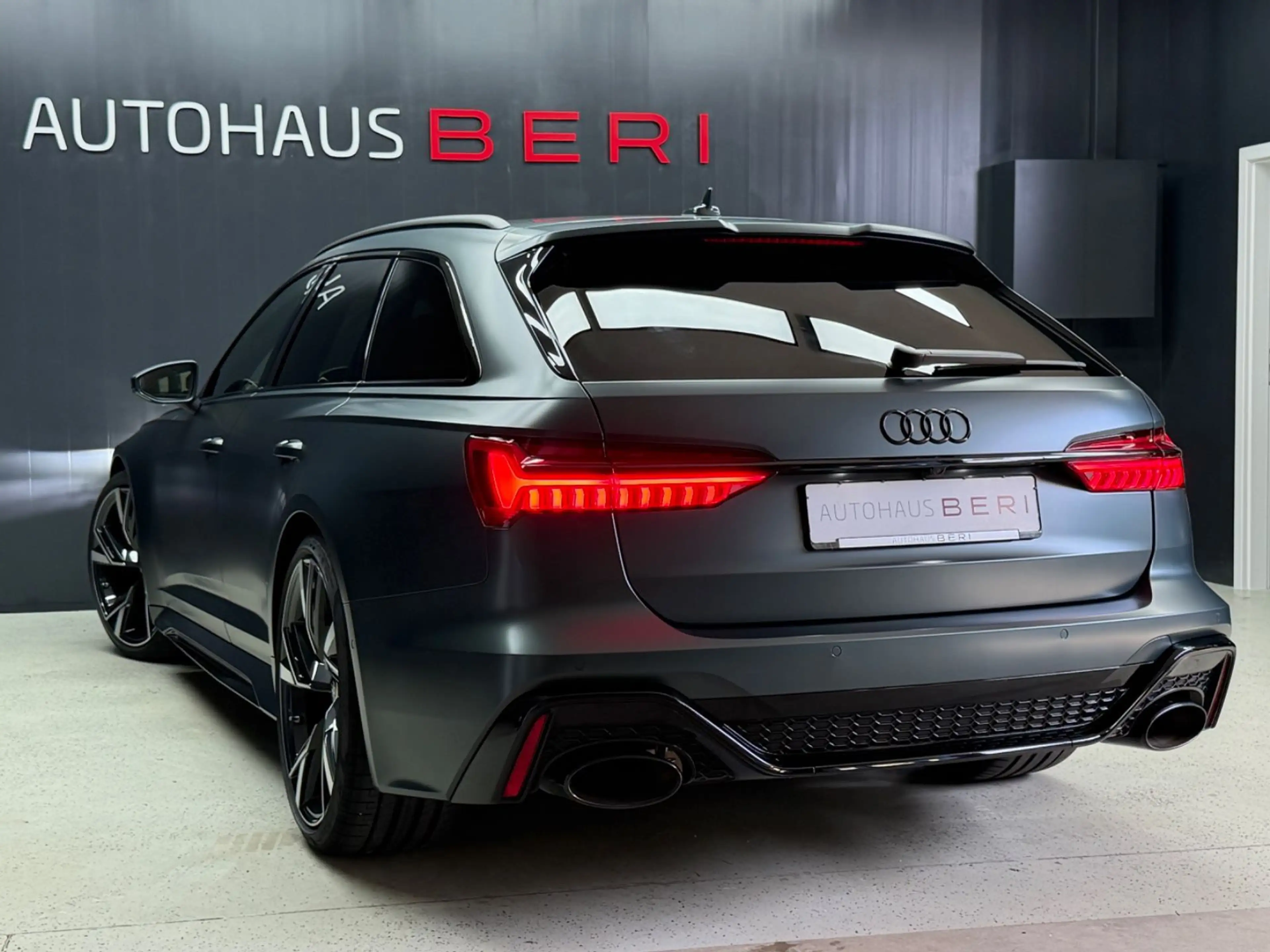 Audi RS6 Individuell Lack & Leder Audi Exclusive*22" — photo 8