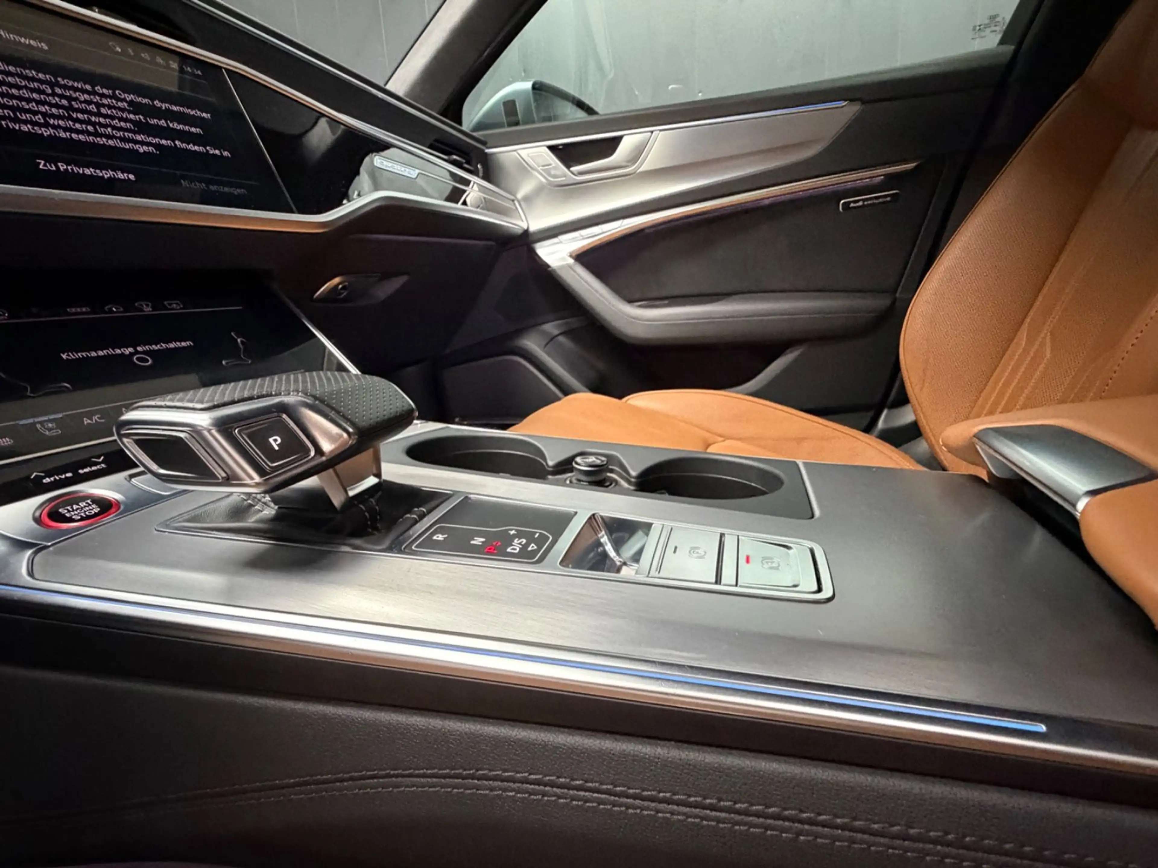 Audi RS6 Individuell Lack & Leder Audi Exclusive*22" — photo 20