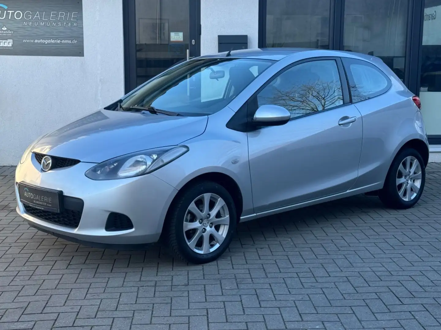 Mazda 2 . 1.3 Independence Sport°Klima°Allwetterreifen Silber - 1