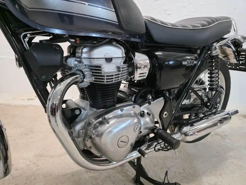 Kawasaki W 800 - foto 5