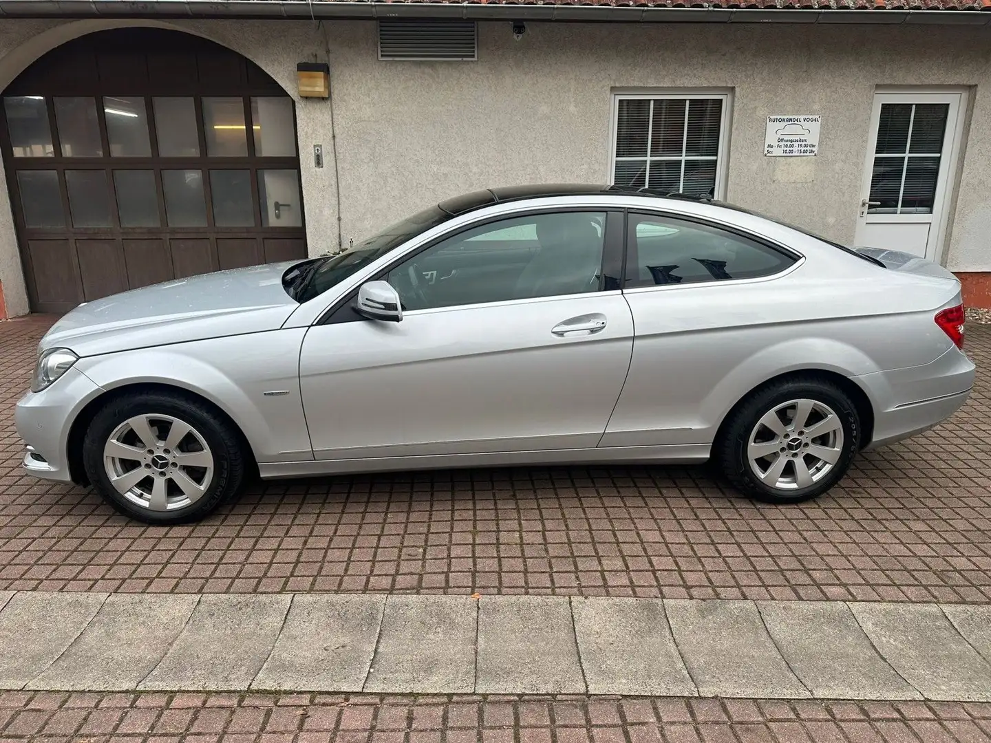 Mercedes-Benz C 180 Coupe*PANO*ILS*SITZHZG* Argent - 2
