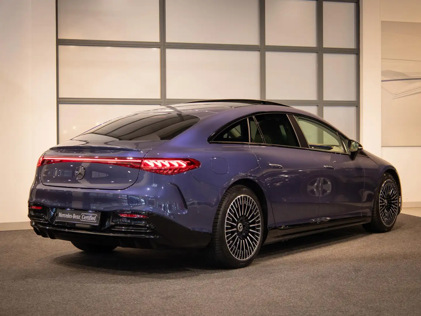 Mercedes-Benz EQS 450+ AMG Line 108 kWh Panorama dak Blauw - 2