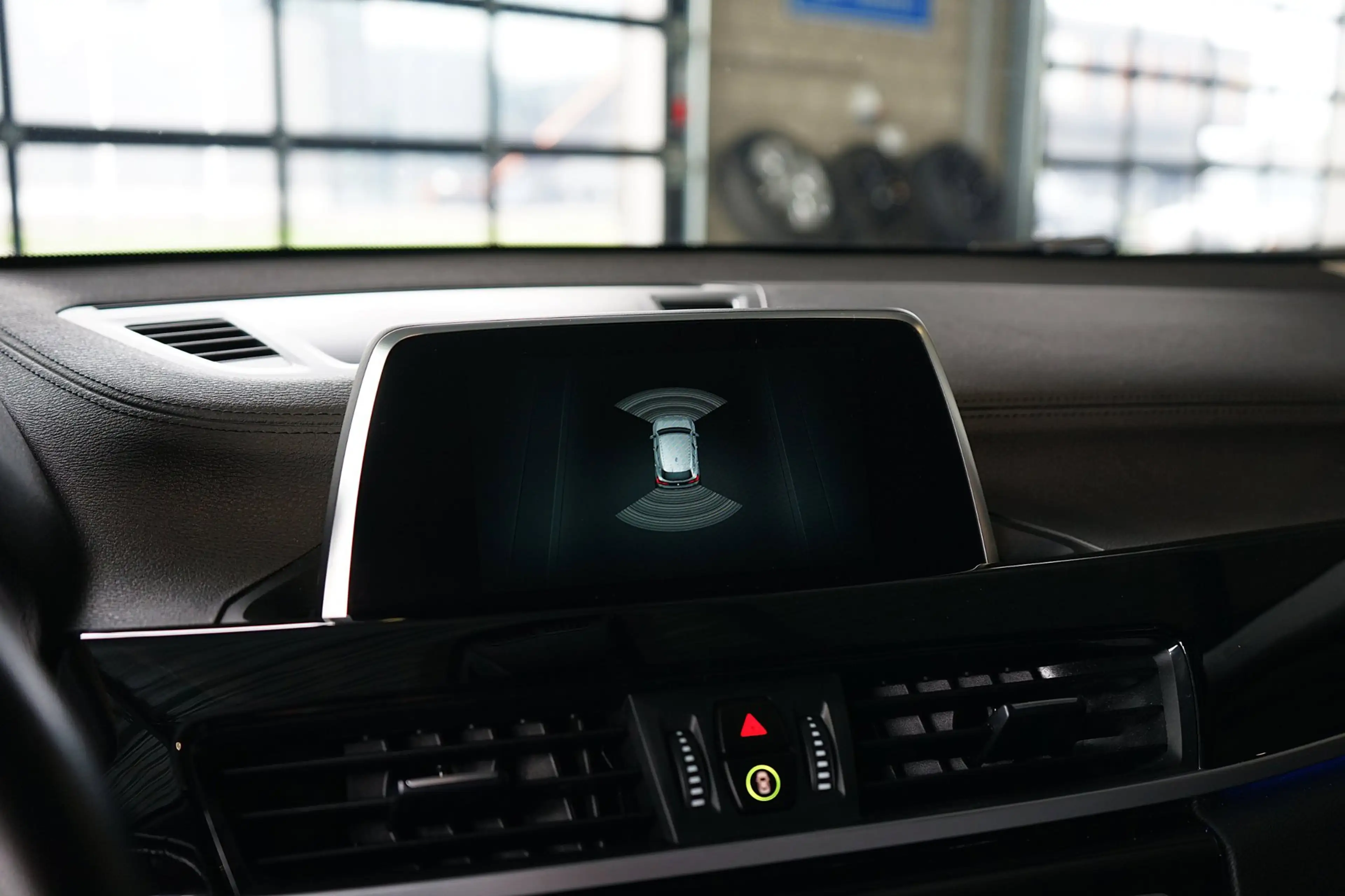 BMW X2 SDrive18i LEDER | AUTOMAAT | SFEERVERLICHTING — photo 12