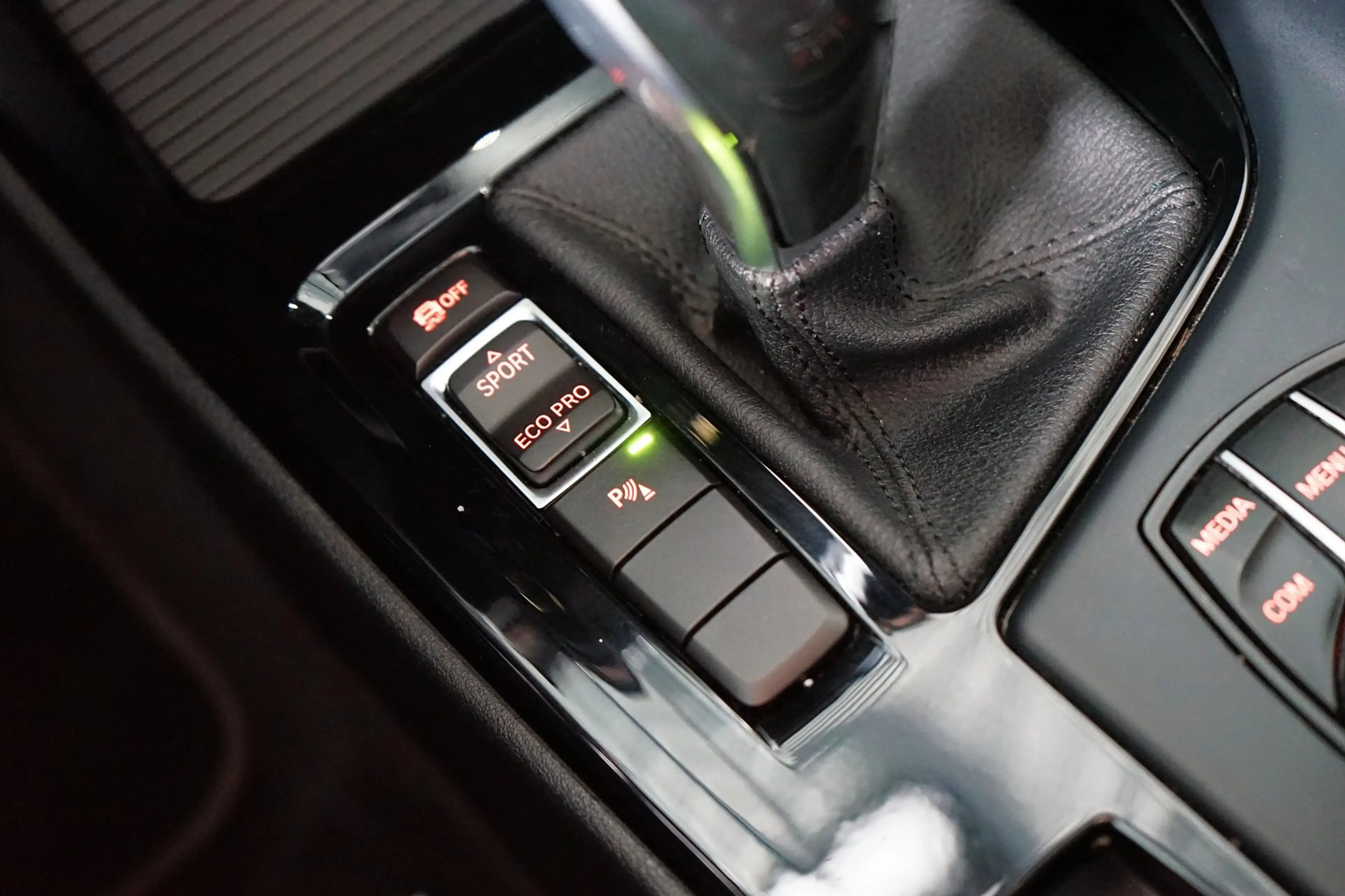 BMW X2 SDrive18i LEDER | AUTOMAAT | SFEERVERLICHTING — photo 9
