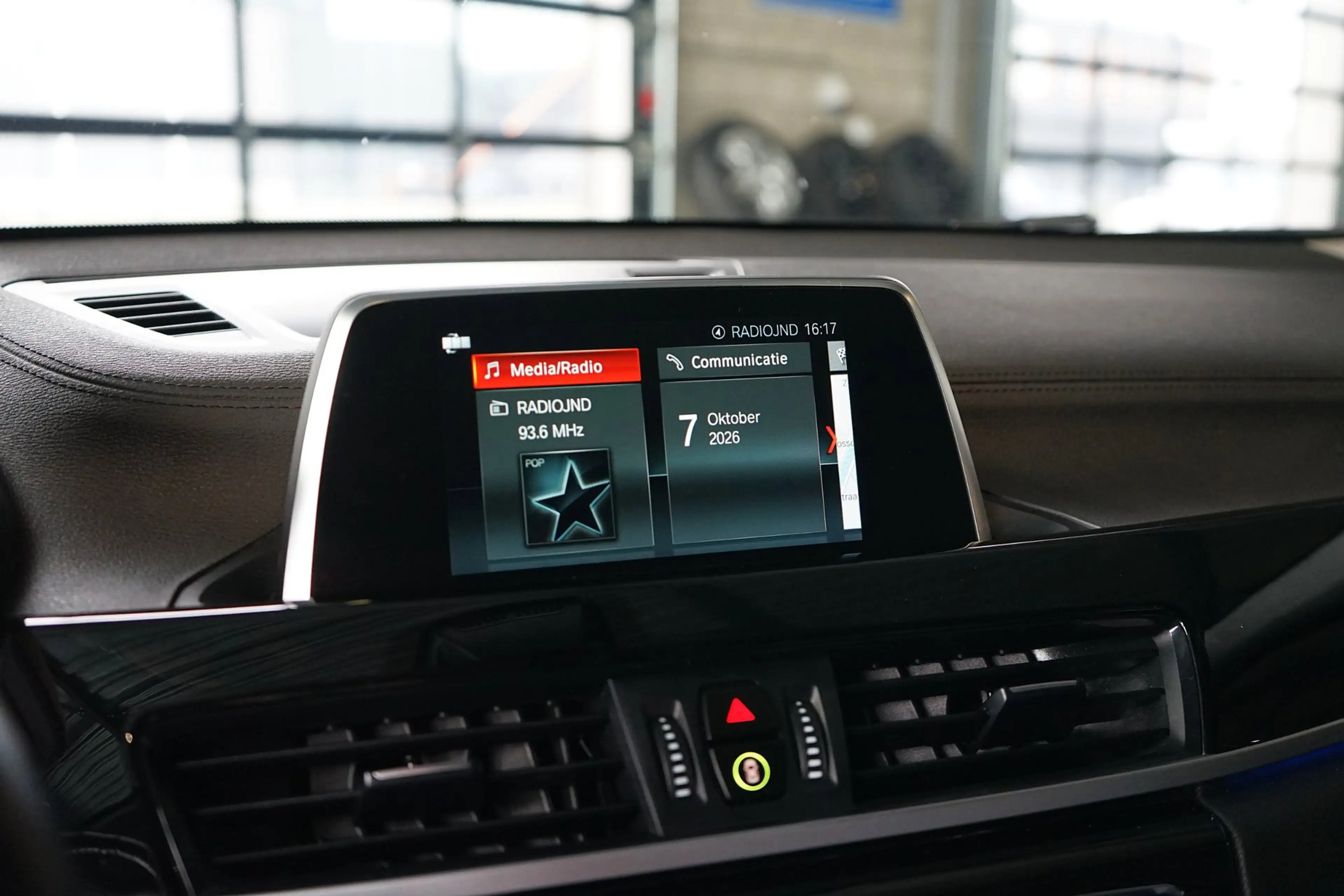 BMW X2 SDrive18i LEDER | AUTOMAAT | SFEERVERLICHTING — photo 10