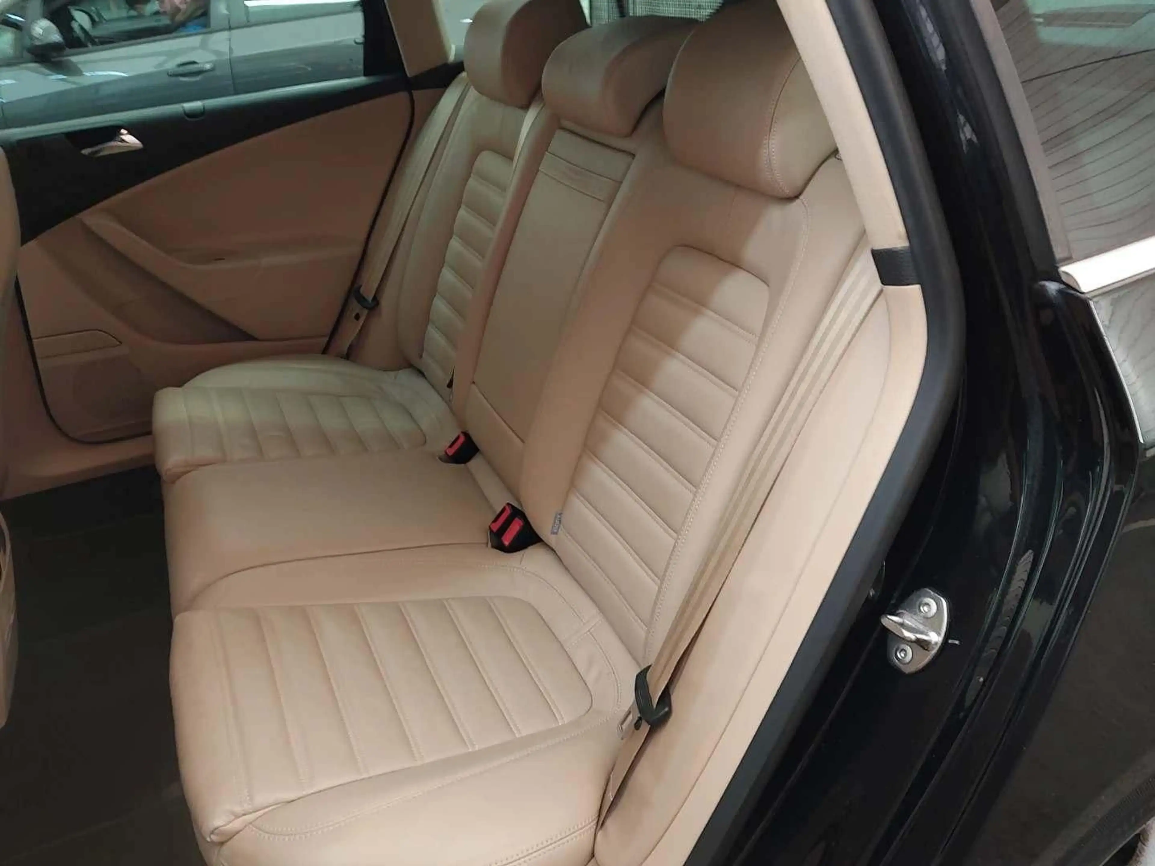 Volkswagen Passat Variant 2,0 TDI DSG Highline Standheizung — photo 9