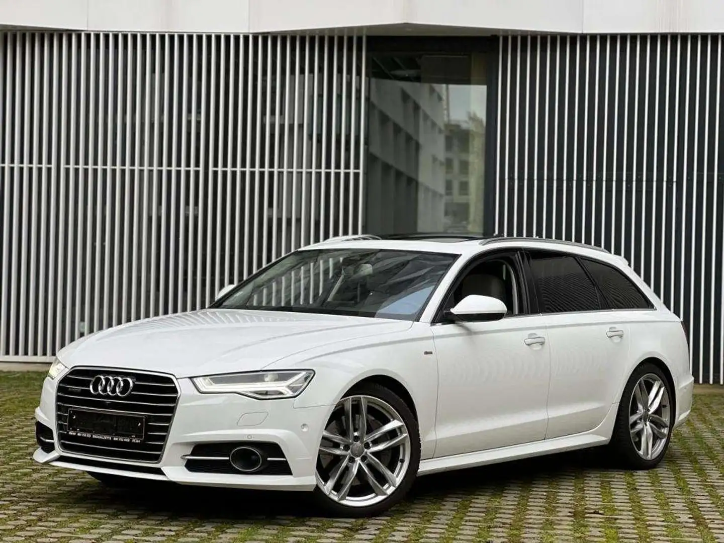 Audi A6 Avant 3.0 BI TDI quattro tiptronic / 320 PS/ Blanc - 1
