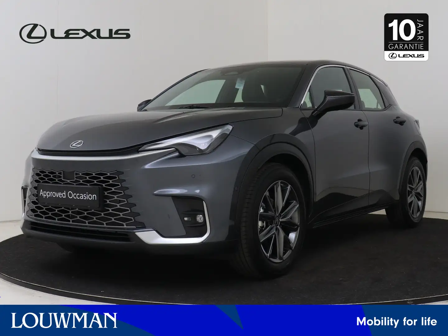 lexus lbx
