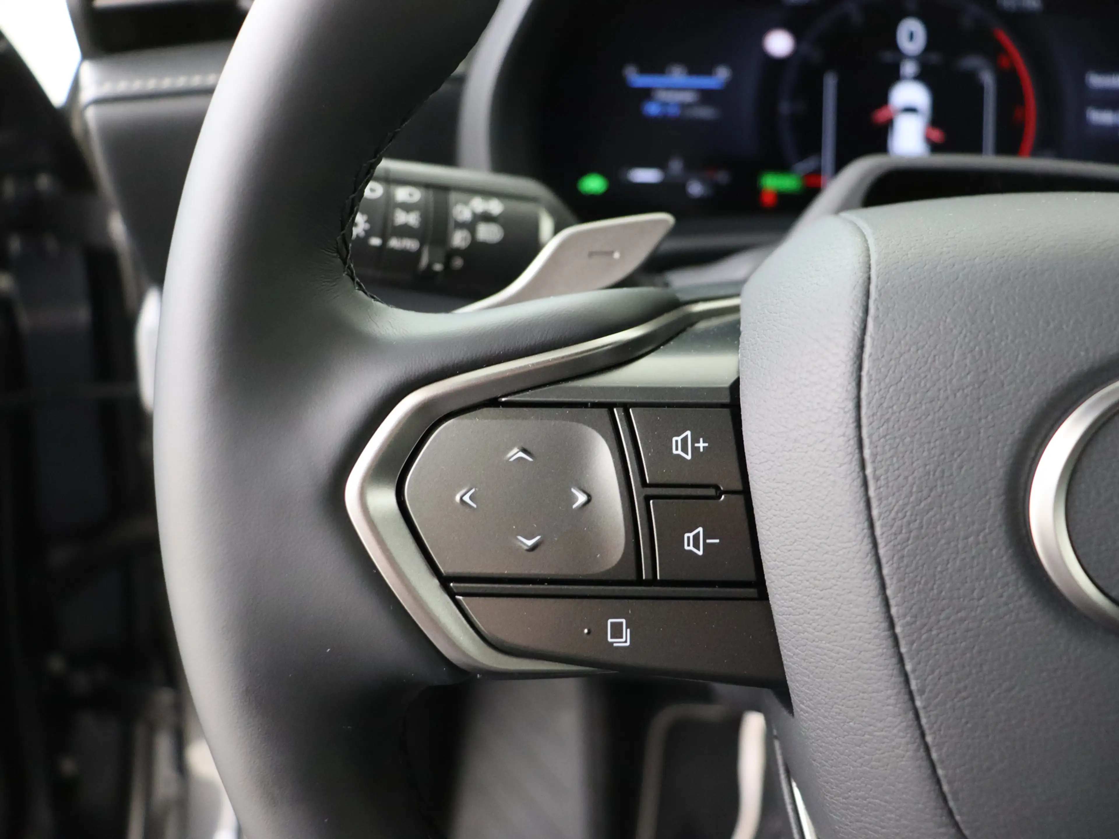 Lexus LBX Relax 2WD Advanced Pack | HUD | 360 Camera — photo 12