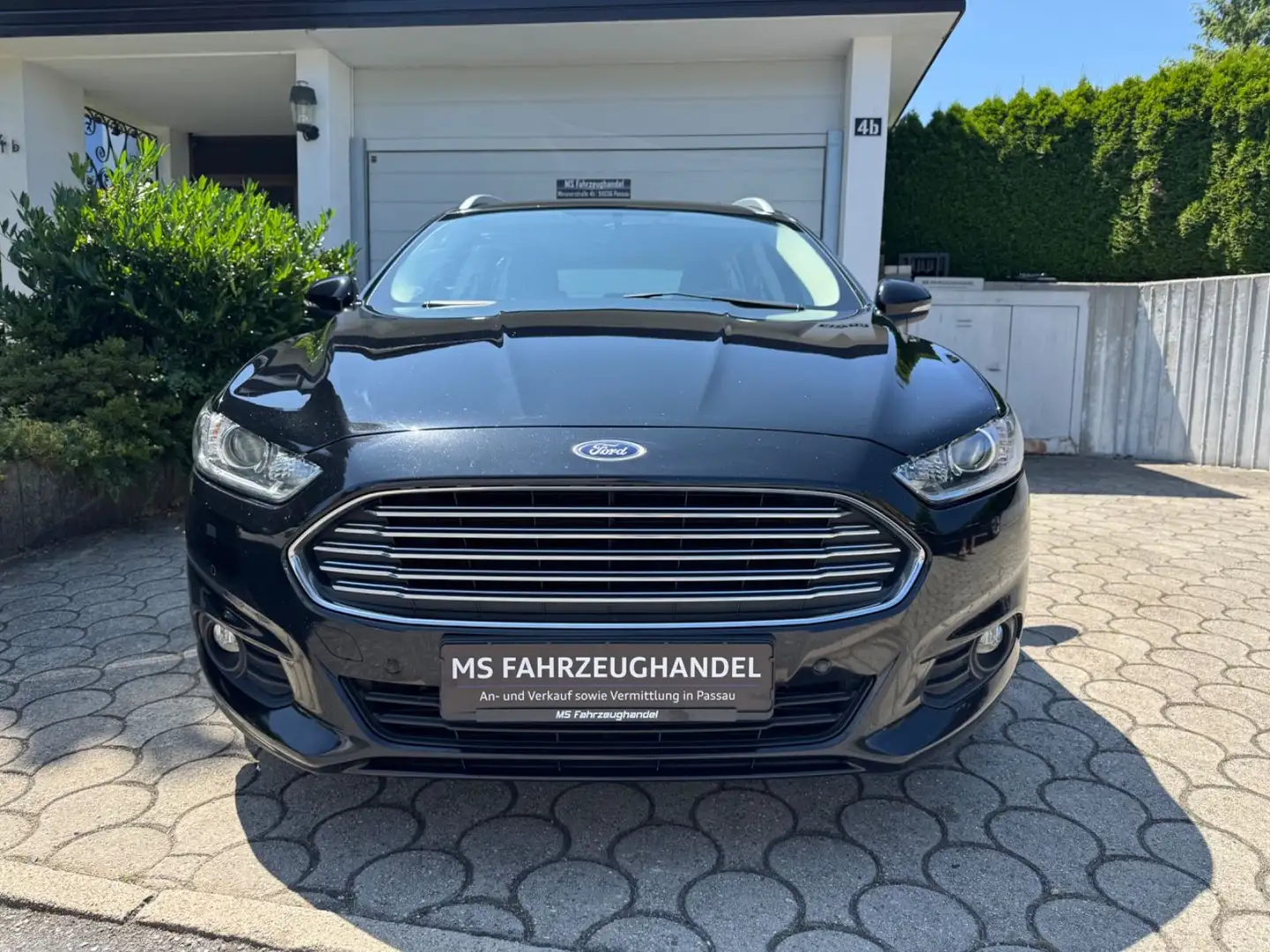 Ford Mondeo 2.0 TDCI AUTOMATIK *TÜV 02/27*Navi*SHZ Schwarz - 1