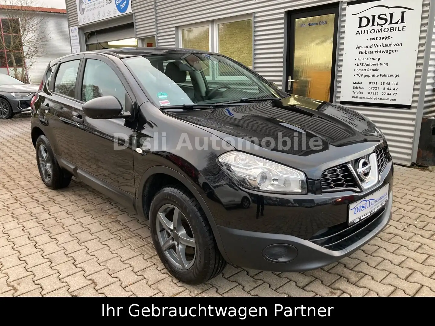 Nissan Qashqai 4x2 Klimaanlagem,Ahk Černá - 1