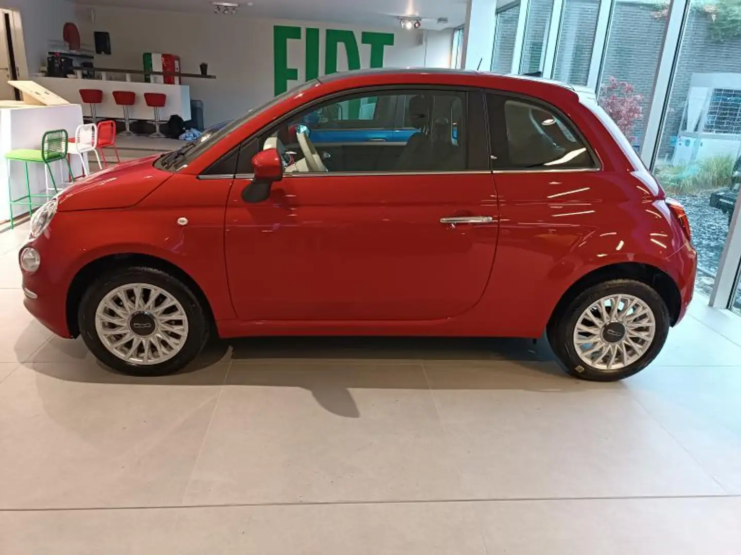 Fiat 500 Hybrid Dolce Vita Light Červená - 2