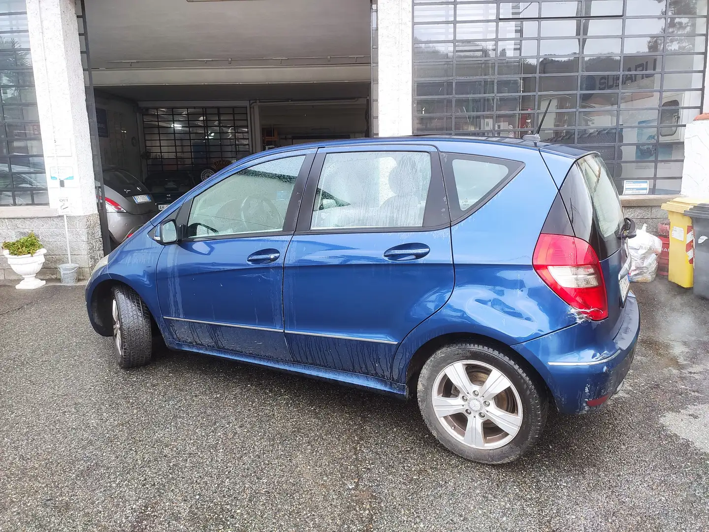 Mercedes-Benz A 200 CDI PREMIUM CAMBIO AUTOMATICO Blau - 2