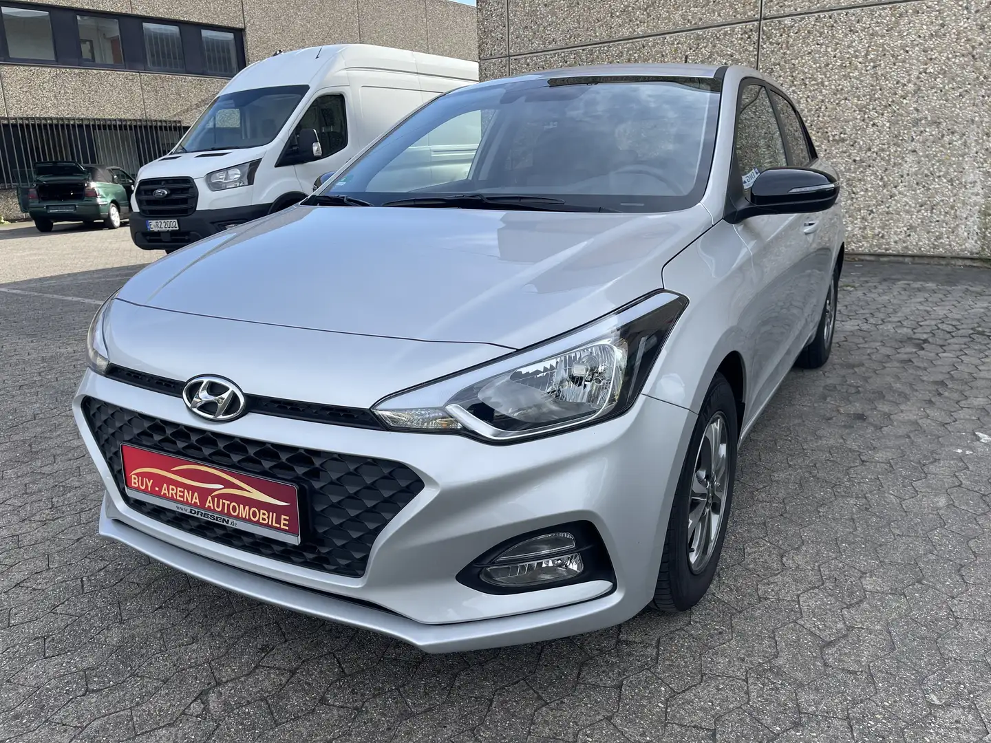 Hyundai i20 YES! 1.2 1.Hand 5-Türer Kamera Top Gepflegt Gri - 1