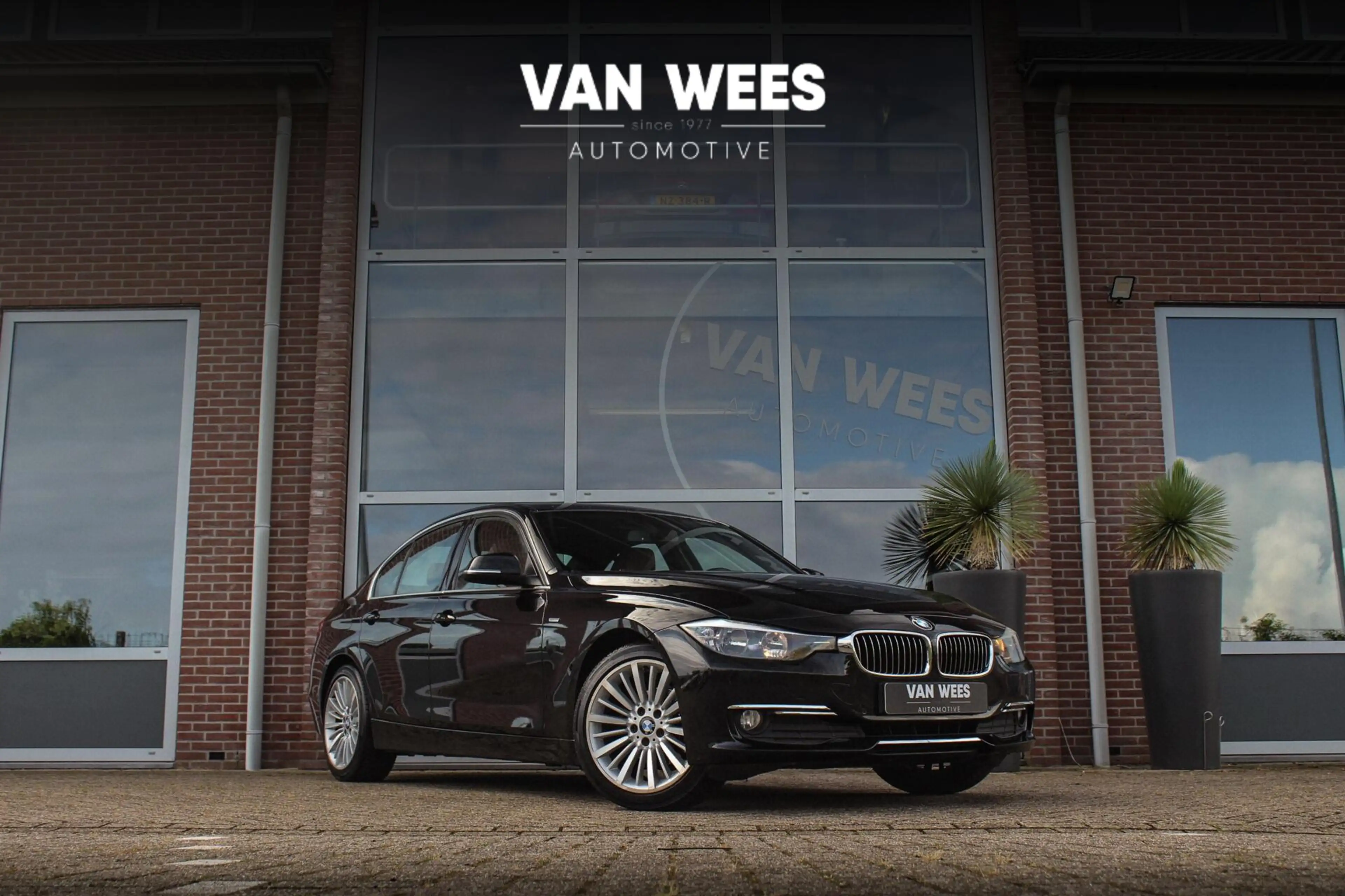 BMW 316 3-serie 316i Executive | Luxury Line | Sportstuur