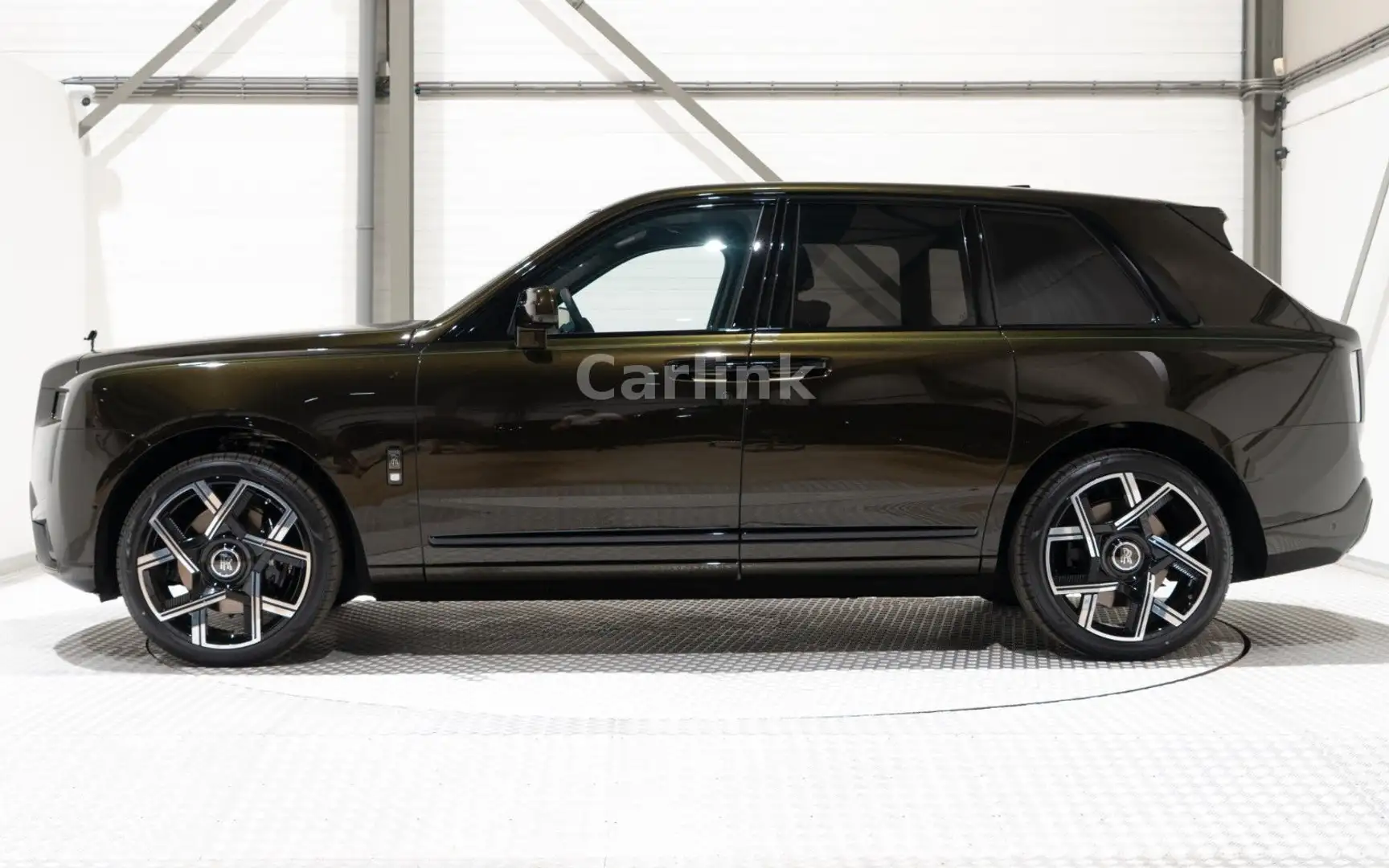 Rolls-Royce Cullinan Series II BLACK BADGE - OLIVIN GREEN - Grün - 2