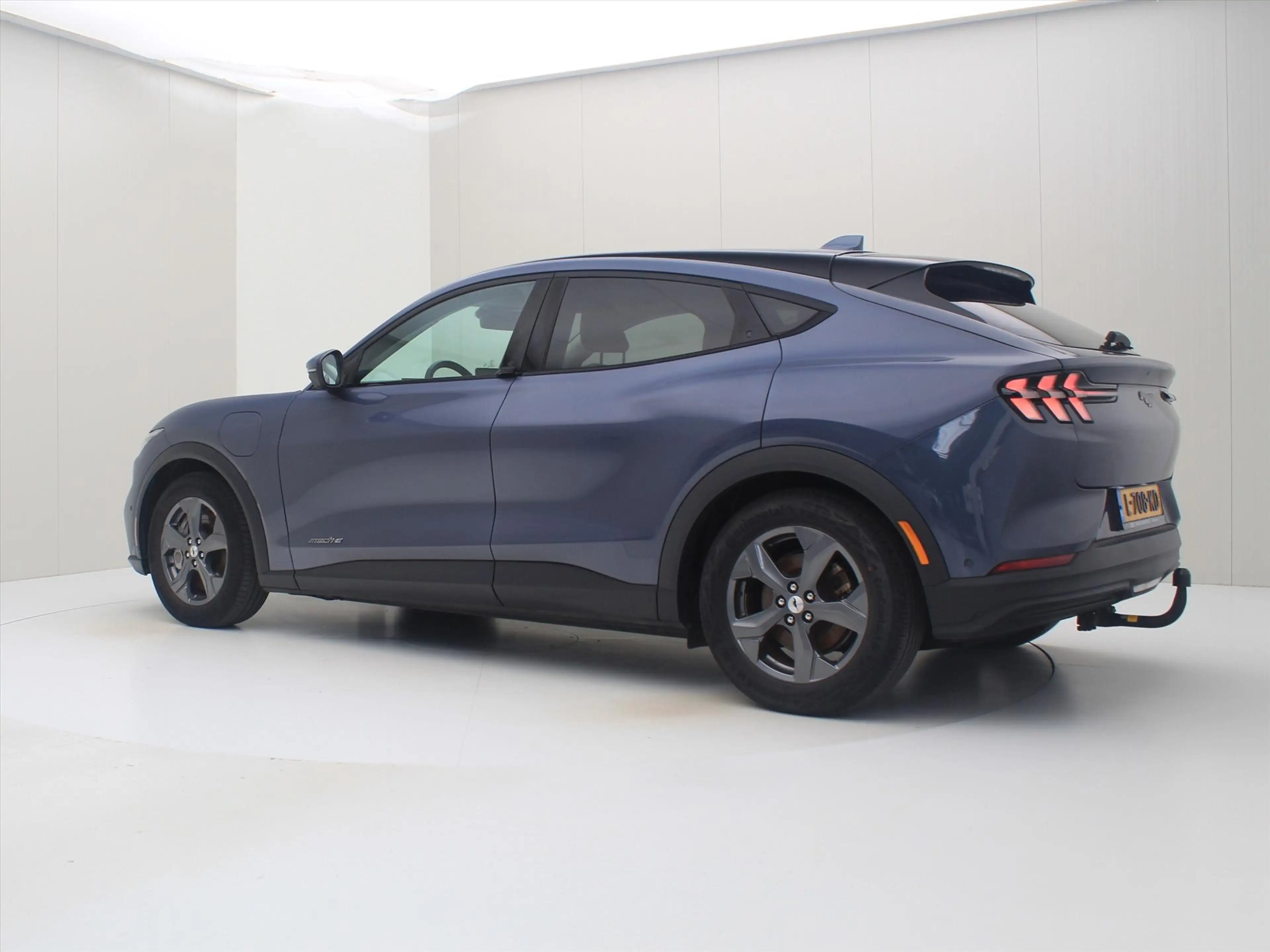 Ford Mustang Mach-E 75 kWh RWD 258PK 96% SoH [ TREKHAAK+TECHNOLOGY PAC — photo 4