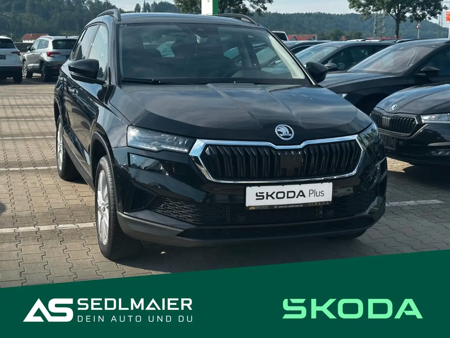 Skoda Karoq 1.5 TSI Selection RCam|NAV|MATRX|TravAssist Schwarz - 2