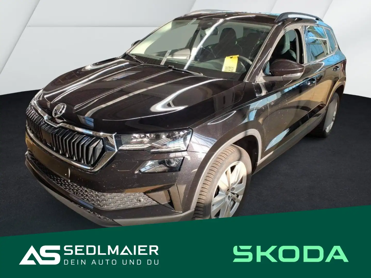 Skoda Karoq 1.5 TSI Selection RCam|NAV|MATRX|TravAssist crna - 2