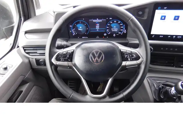 Volkswagen Caravelle view 11