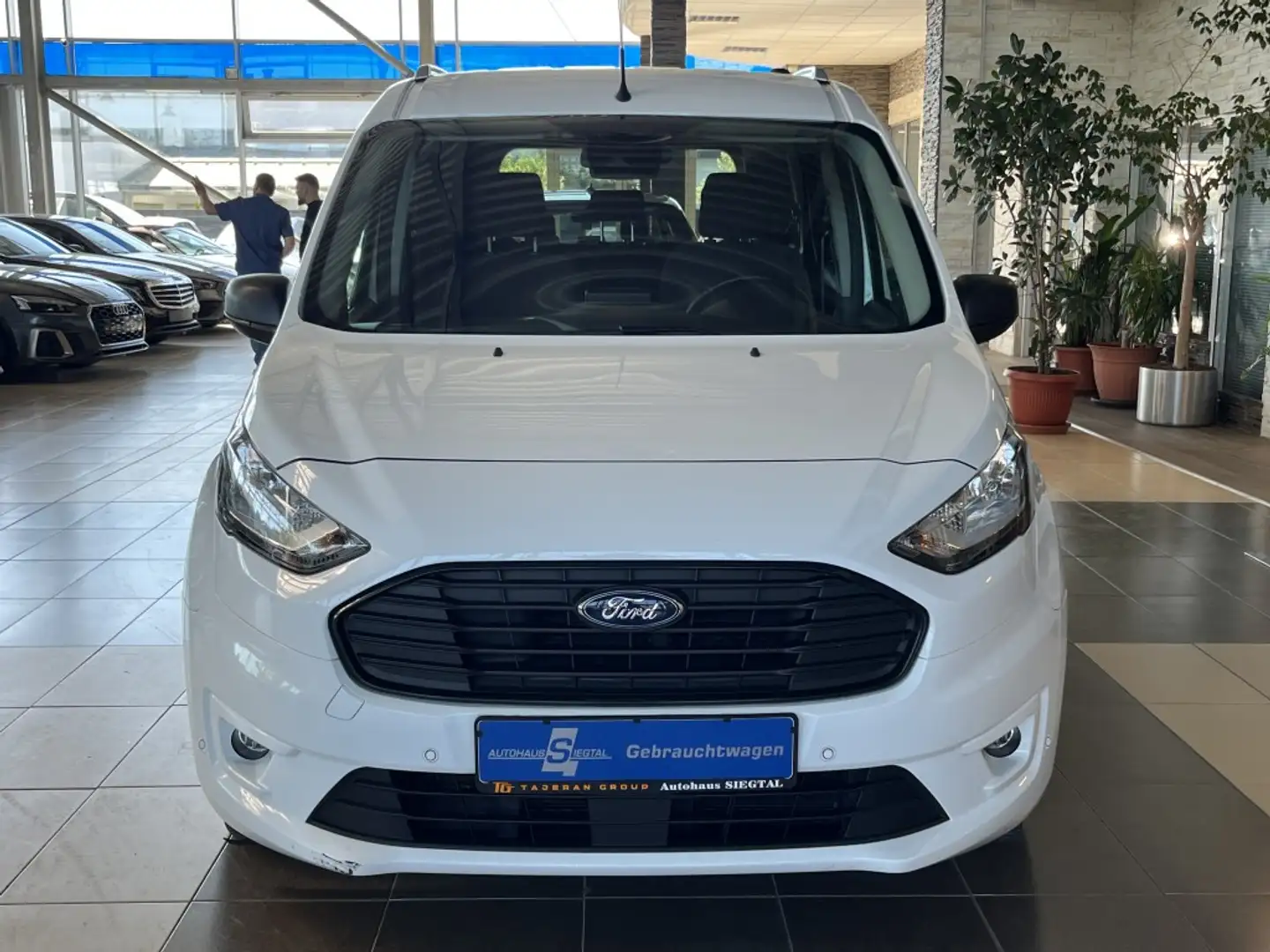 Ford Tourneo Connect Trend 7-Sitzer Navi R.Cam PDC SHZ DAB Weiß - 2