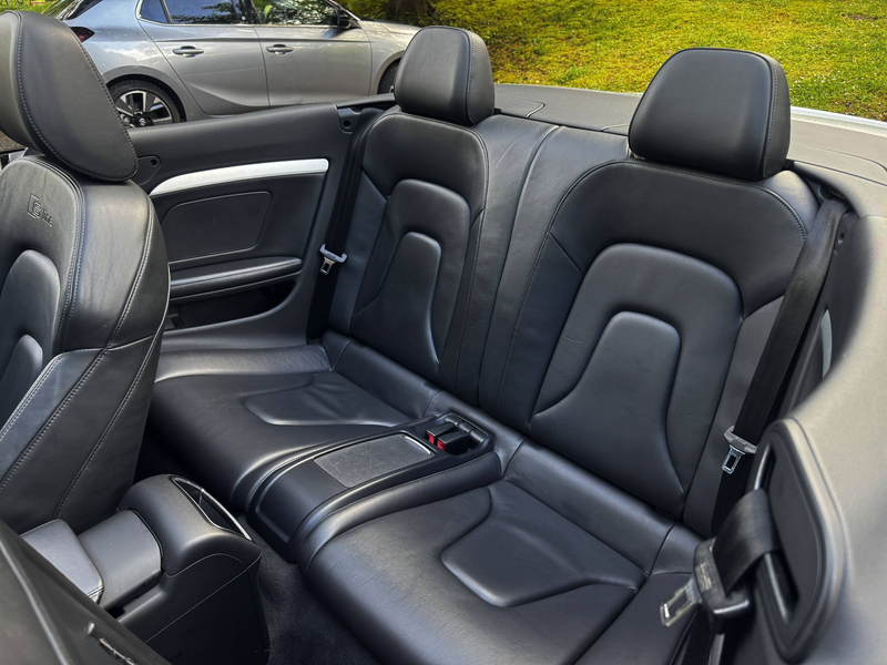 Audi A5 A5 Cabriolet 2.0 TDi 2.0 TDi RARE EN S LINE SIEGES CHAUFFANTS JA 18 S LINE FACELIFT 2012 — photo 9